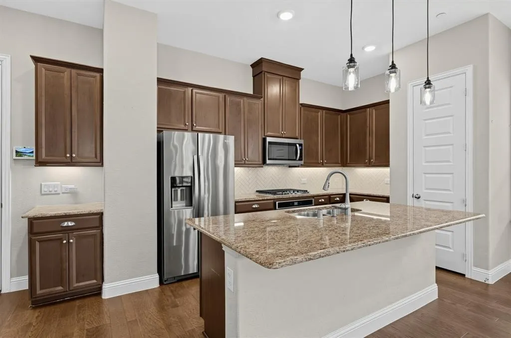Single Family Residence For Rent in Denton County , 4429 grady Lane, Carrollton, Texas 75010, 3 Bedroom, 3 Bathroom, 2 Garage spaces, 1,828 Sqft, built in 2021, mls#21405167, Real Estate Agent in Carrollton, Homes For Rent in Denton county, Homes For Rent in Carrollton, Realtor in Carrollton Texas, Real Estate Brokerage Independent Realty Texas, Luminita Cordes Realtor