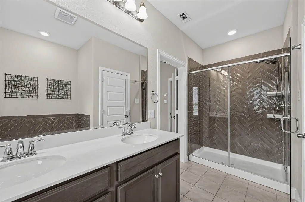 Single Family Residence For Rent in Denton County , 4429 grady Lane, Carrollton, Texas 75010, 3 Bedroom, 3 Bathroom, 2 Garage spaces, 1,828 Sqft, built in 2021, mls#21405167, Real Estate Agent in Carrollton, Homes For Rent in Denton county, Homes For Rent in Carrollton, Realtor in Carrollton Texas, Real Estate Brokerage Independent Realty Texas, Luminita Cordes Realtor