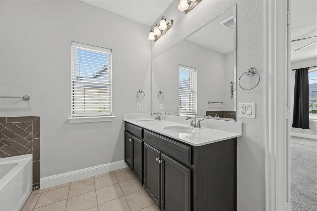 Single Family Residence For Rent in Denton County , 4429 grady Lane, Carrollton, Texas 75010, 3 Bedroom, 3 Bathroom, 2 Garage spaces, 1,828 Sqft, built in 2021, mls#21405167, Real Estate Agent in Carrollton, Homes For Rent in Denton county, Homes For Rent in Carrollton, Realtor in Carrollton Texas, Real Estate Brokerage Independent Realty Texas, Luminita Cordes Realtor
