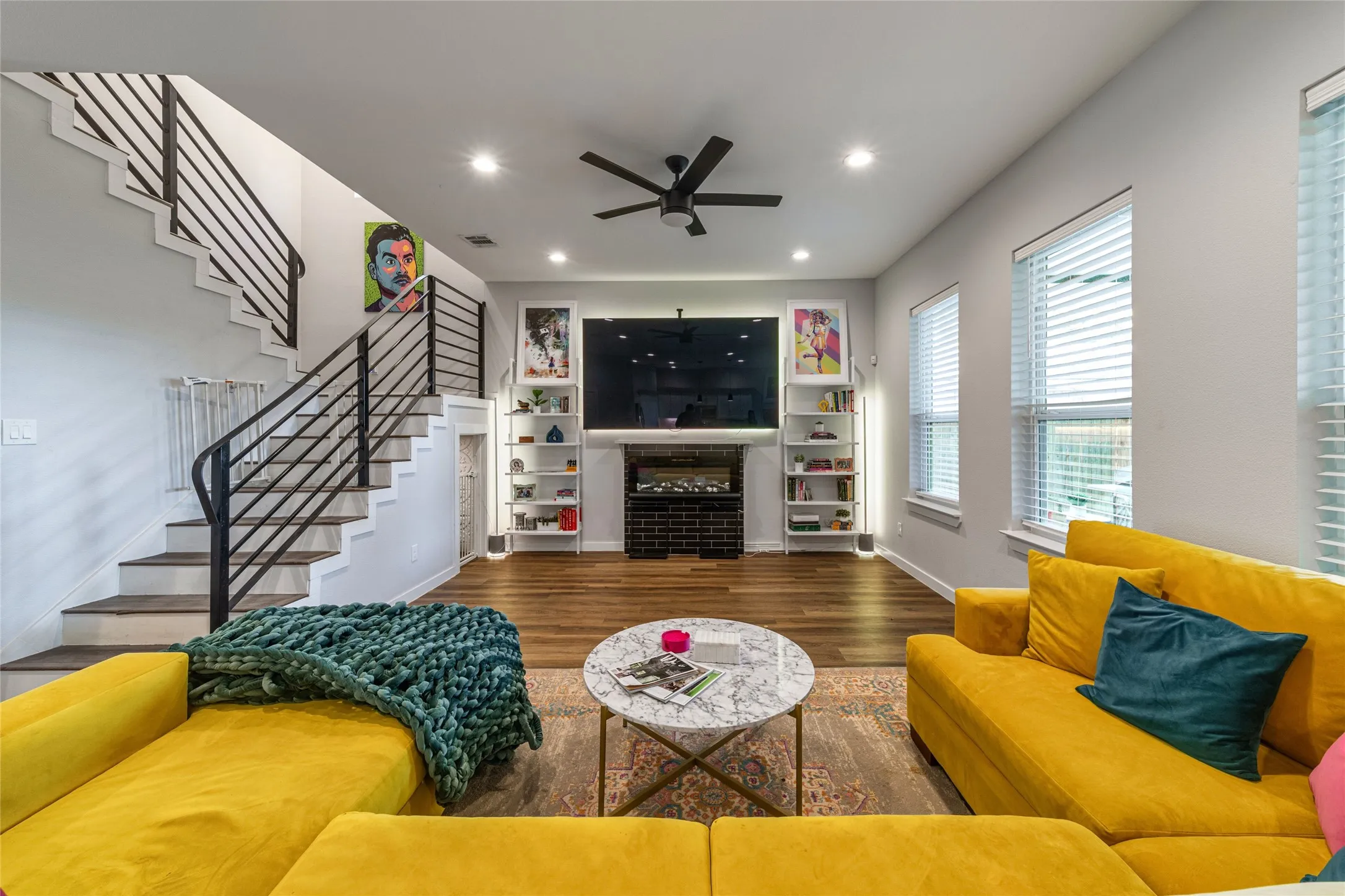 Single Family Residence For Sale in Dallas County , 3724 Crane Street, Dallas, Texas 75212, 5 Bedroom, 3 Bathroom, 2 Garage spaces, 2,376 Sqft, built in 2022, mls#21410227, Real Estate Agent in Dallas, Homes For Sale in Dallas county, Homes For Sale in Dallas, Realtor in Dallas Texas, Real Estate Brokerage Independent Realty Texas, Luminita Cordes Realtor