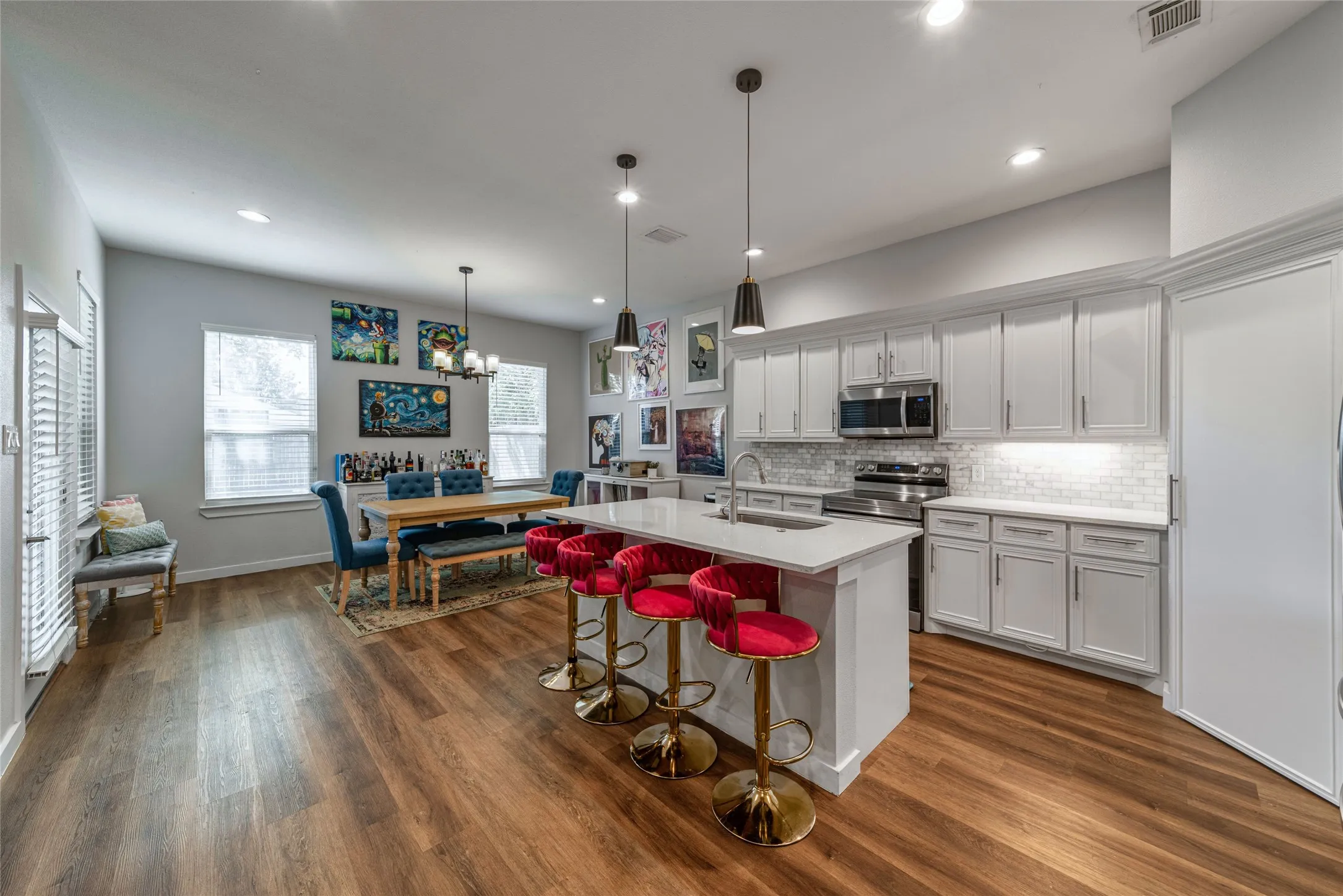 Single Family Residence For Sale in Dallas County , 3724 Crane Street, Dallas, Texas 75212, 5 Bedroom, 3 Bathroom, 2 Garage spaces, 2,376 Sqft, built in 2022, mls#21410227, Real Estate Agent in Dallas, Homes For Sale in Dallas county, Homes For Sale in Dallas, Realtor in Dallas Texas, Real Estate Brokerage Independent Realty Texas, Luminita Cordes Realtor