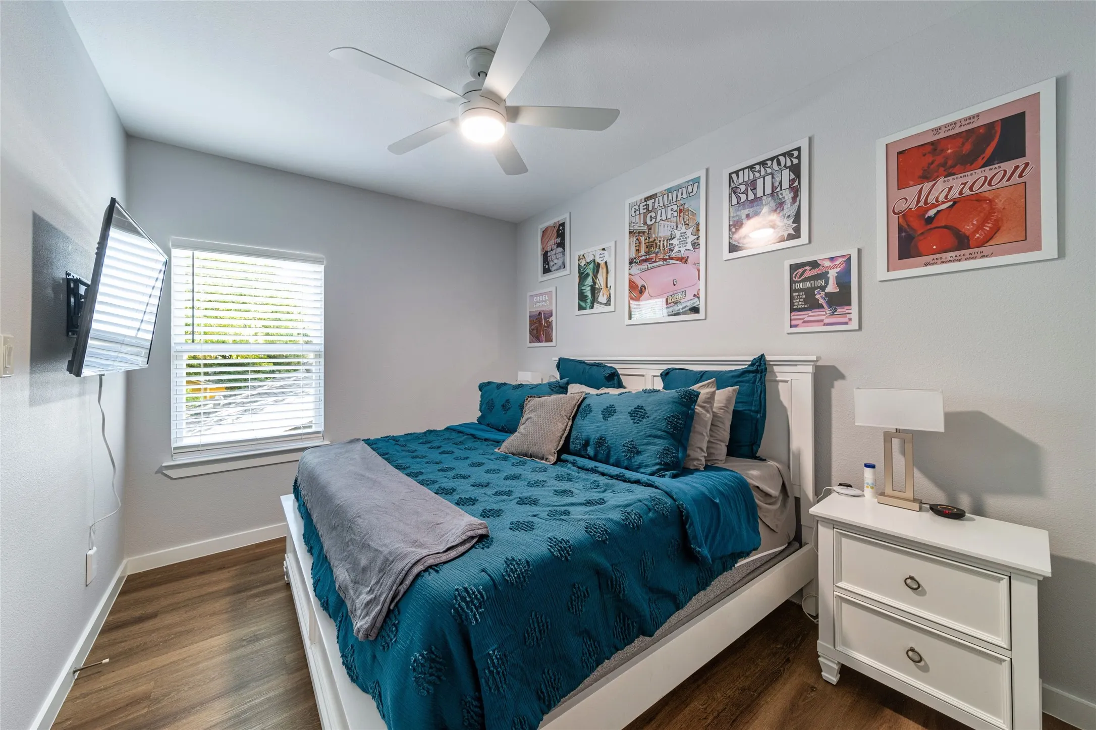 Single Family Residence For Sale in Dallas County , 3724 Crane Street, Dallas, Texas 75212, 5 Bedroom, 3 Bathroom, 2 Garage spaces, 2,376 Sqft, built in 2022, mls#21410227, Real Estate Agent in Dallas, Homes For Sale in Dallas county, Homes For Sale in Dallas, Realtor in Dallas Texas, Real Estate Brokerage Independent Realty Texas, Luminita Cordes Realtor