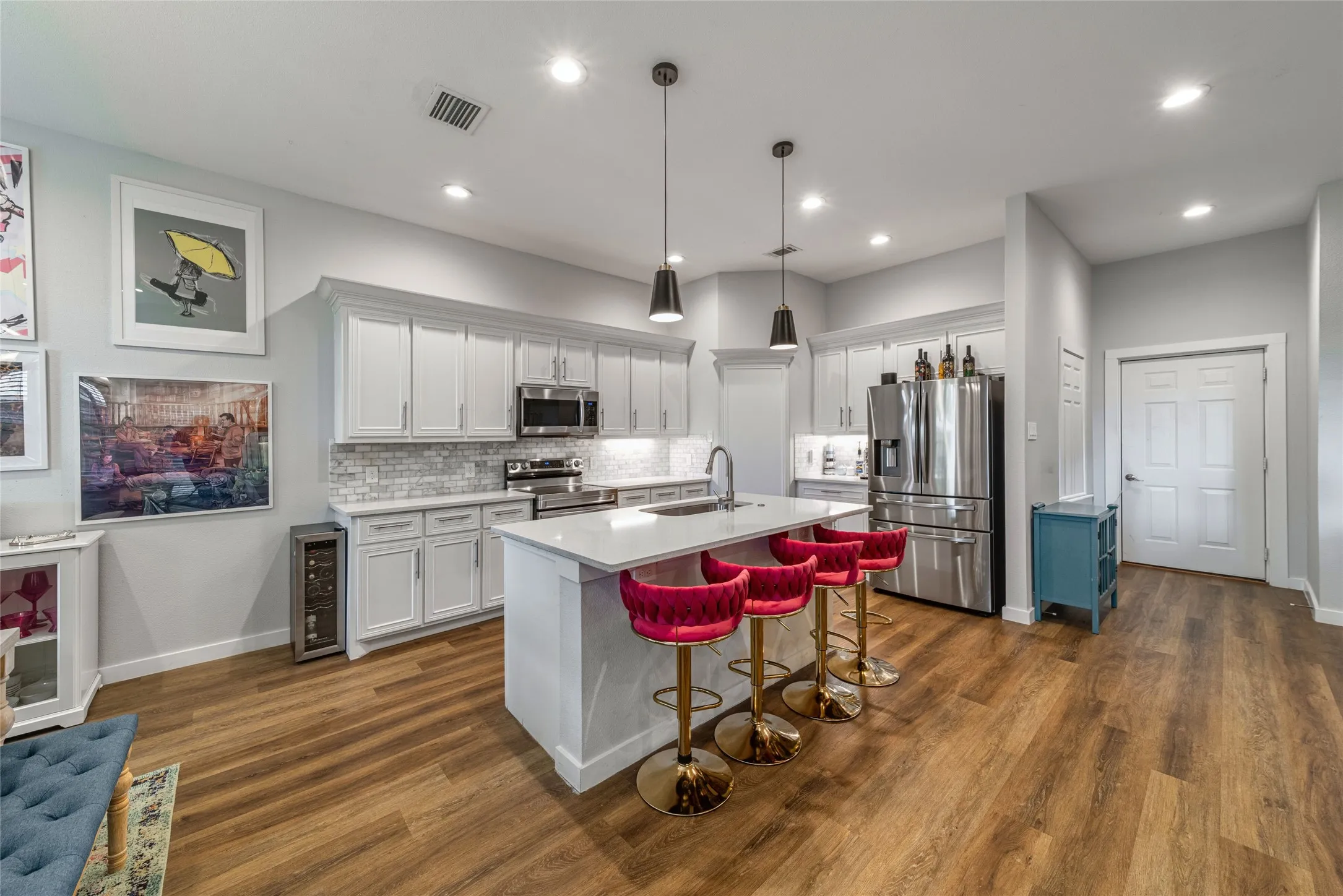 Single Family Residence For Sale in Dallas County , 3724 Crane Street, Dallas, Texas 75212, 5 Bedroom, 3 Bathroom, 2 Garage spaces, 2,376 Sqft, built in 2022, mls#21410227, Real Estate Agent in Dallas, Homes For Sale in Dallas county, Homes For Sale in Dallas, Realtor in Dallas Texas, Real Estate Brokerage Independent Realty Texas, Luminita Cordes Realtor