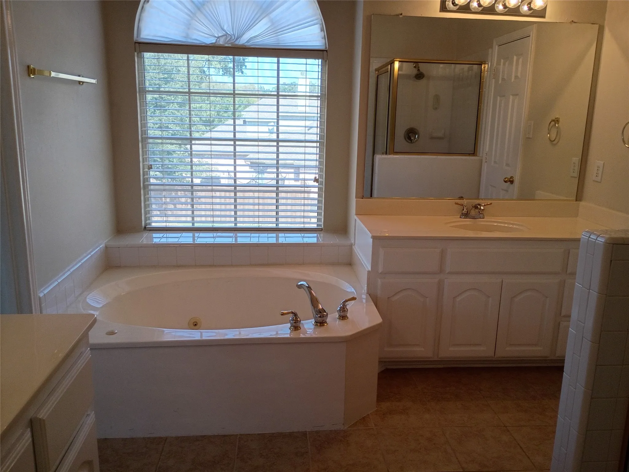 Single Family Residence For Sale in Denton County , 3005 Birch Leaf Place, Flower Mound, Texas 75022, 4 Bedroom, 3 Bathroom, 2 Garage spaces, 3,059 Sqft, built in 1999, mls#21410317, Real Estate Agent in Flower Mound, Homes For Sale in Denton county, Homes For Sale in Flower Mound, Realtor in Flower Mound Texas, Real Estate Brokerage Independent Realty Texas, Luminita Cordes Realtor