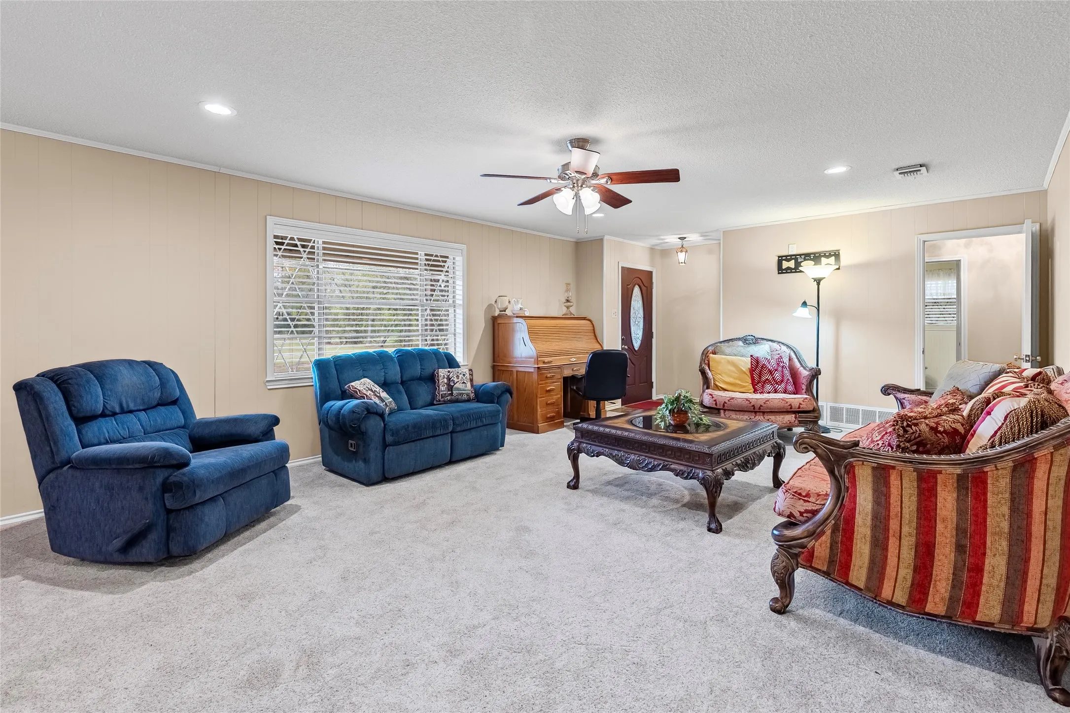Single Family Residence For Sale in Hopkins County , 1308 Houston st Street, Sulphur Springs, Texas 75482, 3 Bedroom, 2 Bathroom, Garage spaces, 2,524 Sqft, built in 1967, mls#21409323, Real Estate Agent in Sulphur Springs, Homes For Sale in Hopkins county, Homes For Sale in Sulphur Springs, Realtor in Sulphur Springs Texas, Real Estate Brokerage Independent Realty Texas, Luminita Cordes Realtor
