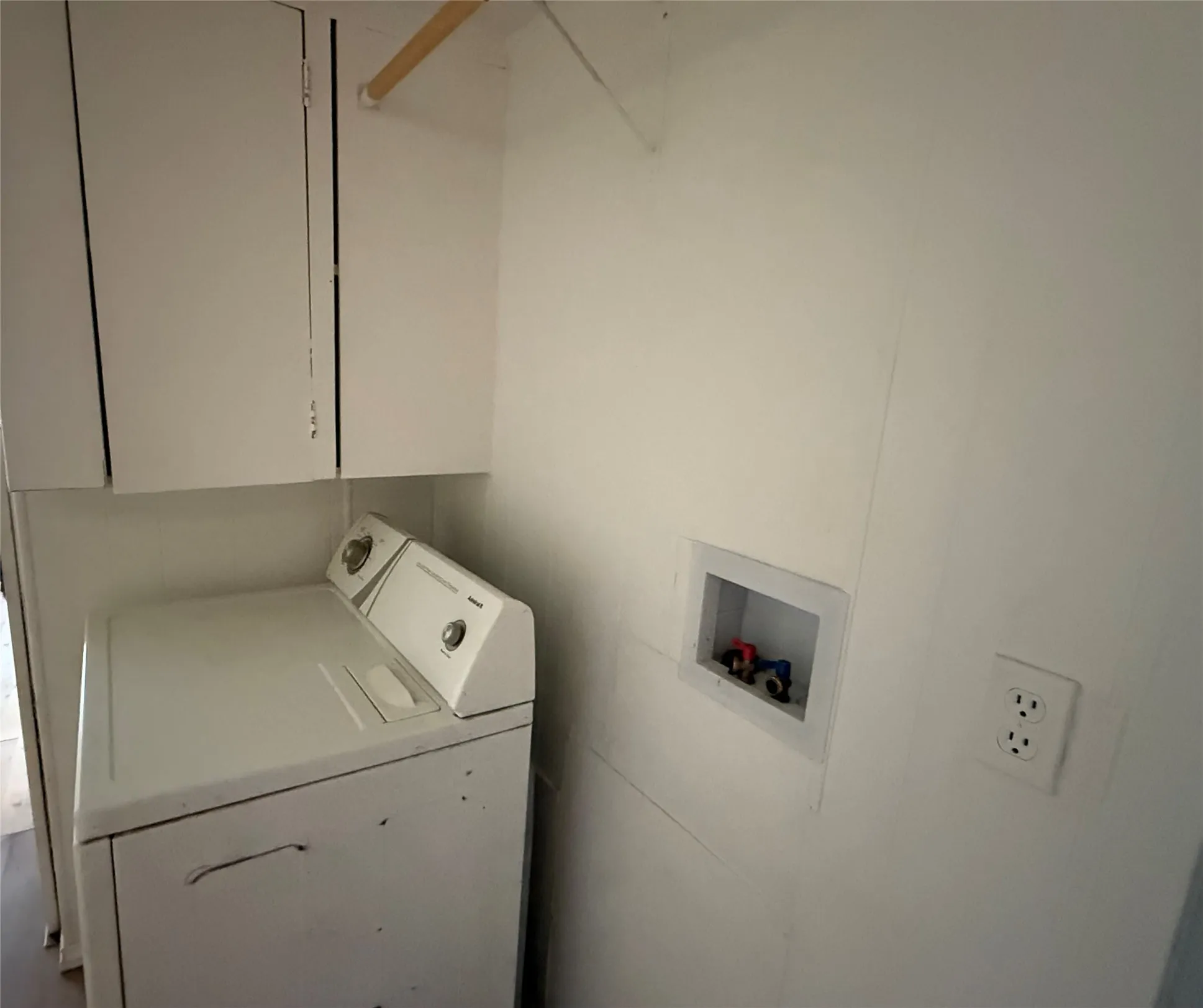 Mobile Home For Rent in Ellis County , 3304 Hidalgo Road B, Waxahachie, Texas 75167, 2 Bedroom, 1 Bathroom, Garage spaces, 700 Sqft, built in 1980, mls#21410319, Real Estate Agent in Waxahachie, Homes For Rent in Ellis county, Homes For Rent in Waxahachie, Realtor in Waxahachie Texas, Real Estate Brokerage Independent Realty Texas, Luminita Cordes Realtor