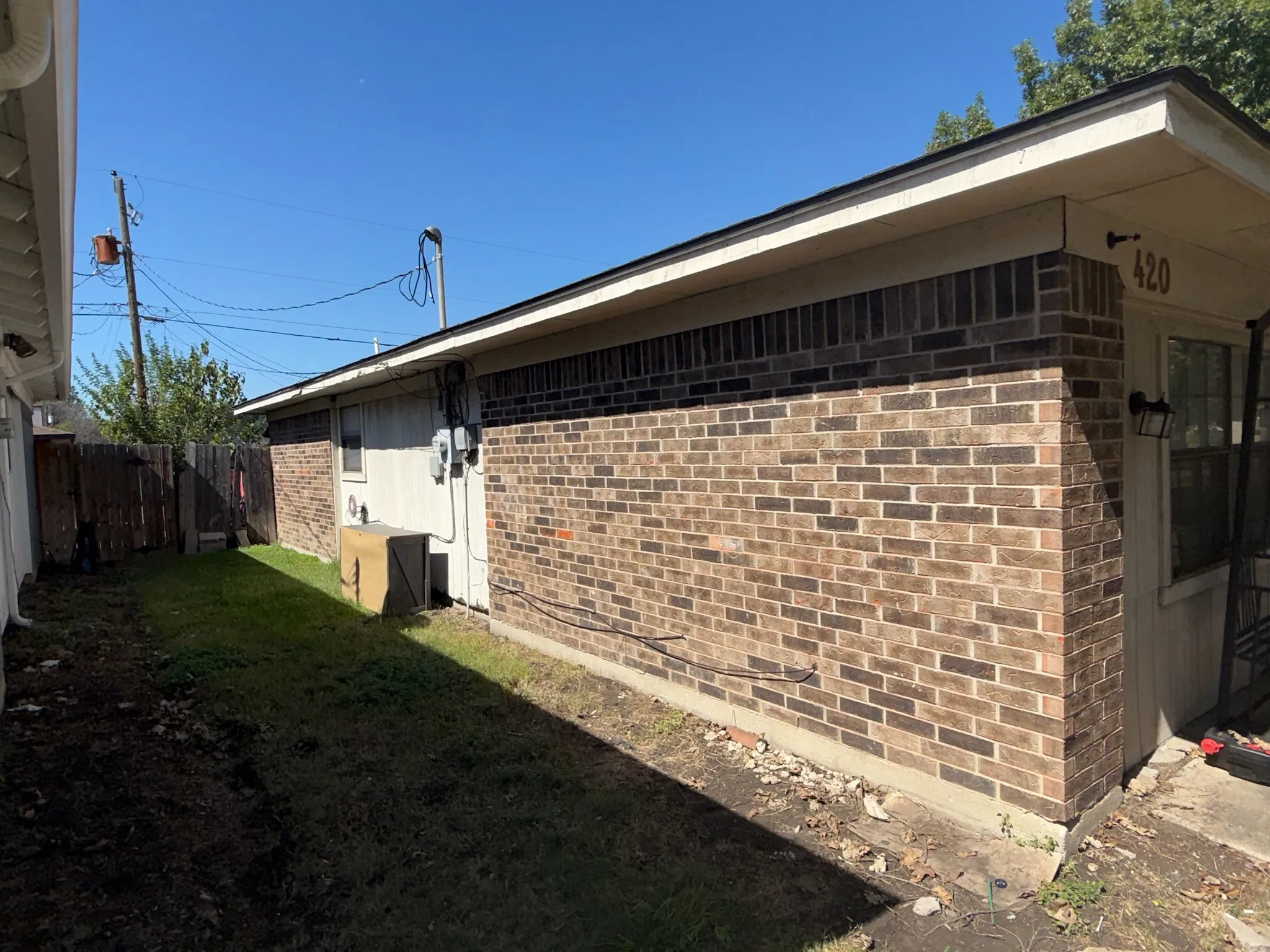 Single Family Residence For Sale in Tarrant County , 420 Allencrest Drive, White Settlement, Texas 76108, 3 Bedroom, 2 Bathroom, Garage spaces, 1,770 Sqft, built in 1986, mls#21410321, Real Estate Agent in White Settlement, Homes For Sale in Tarrant county, Homes For Sale in White Settlement, Realtor in White Settlement Texas, Real Estate Brokerage Independent Realty Texas, Luminita Cordes Realtor