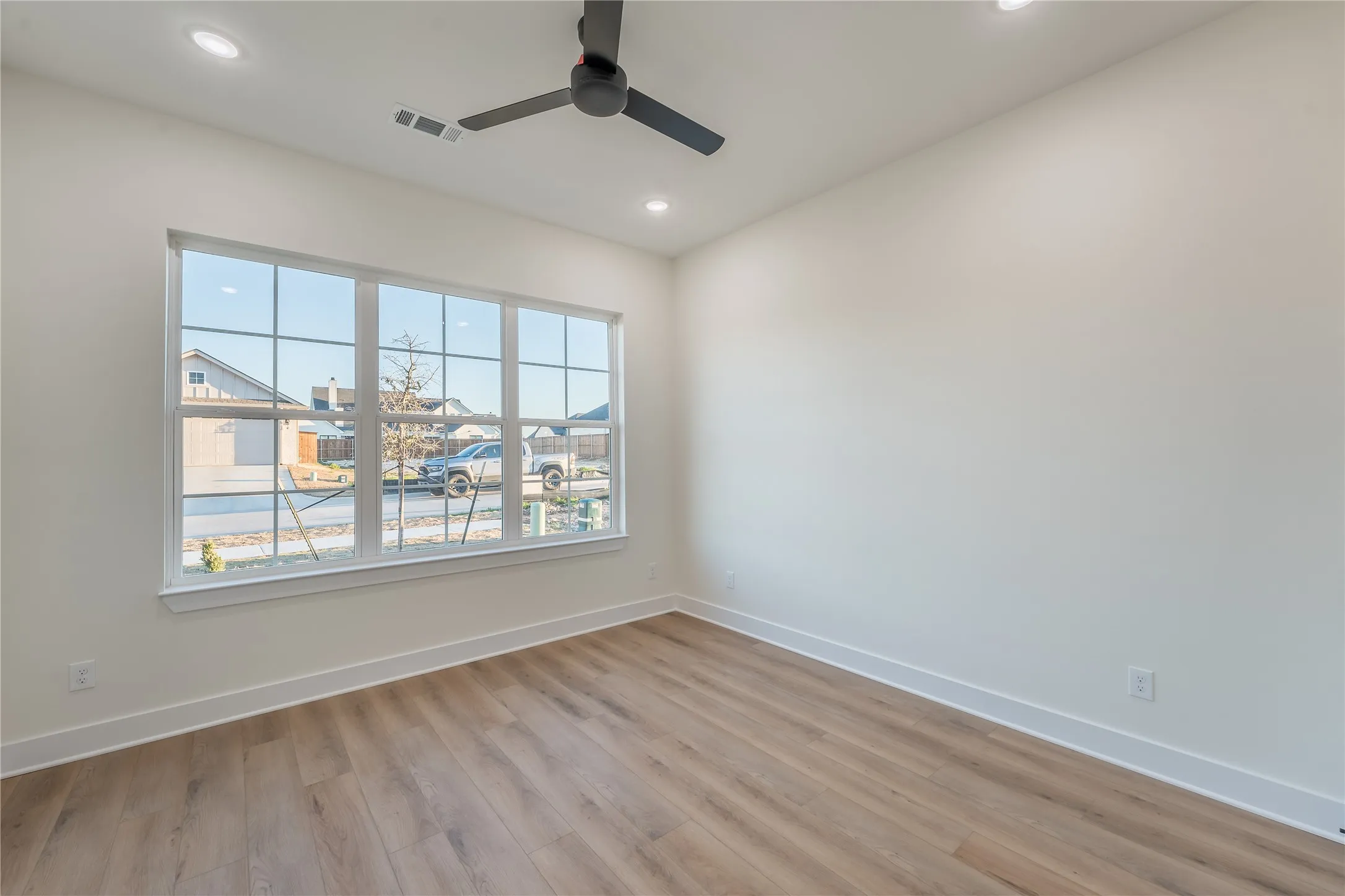 Single Family Residence For Sale in Mc Lennan County , 13019 Rainier Drive, Woodway, Texas 76712, 5 Bedroom, 3 Bathroom, 2 Garage spaces, 3,070 Sqft, built in 2024, mls#21362778, Real Estate Agent in Woodway, Homes For Sale in Mc Lennan county, Homes For Sale in Woodway, Realtor in Woodway Texas, Real Estate Brokerage Independent Realty Texas, Luminita Cordes Realtor