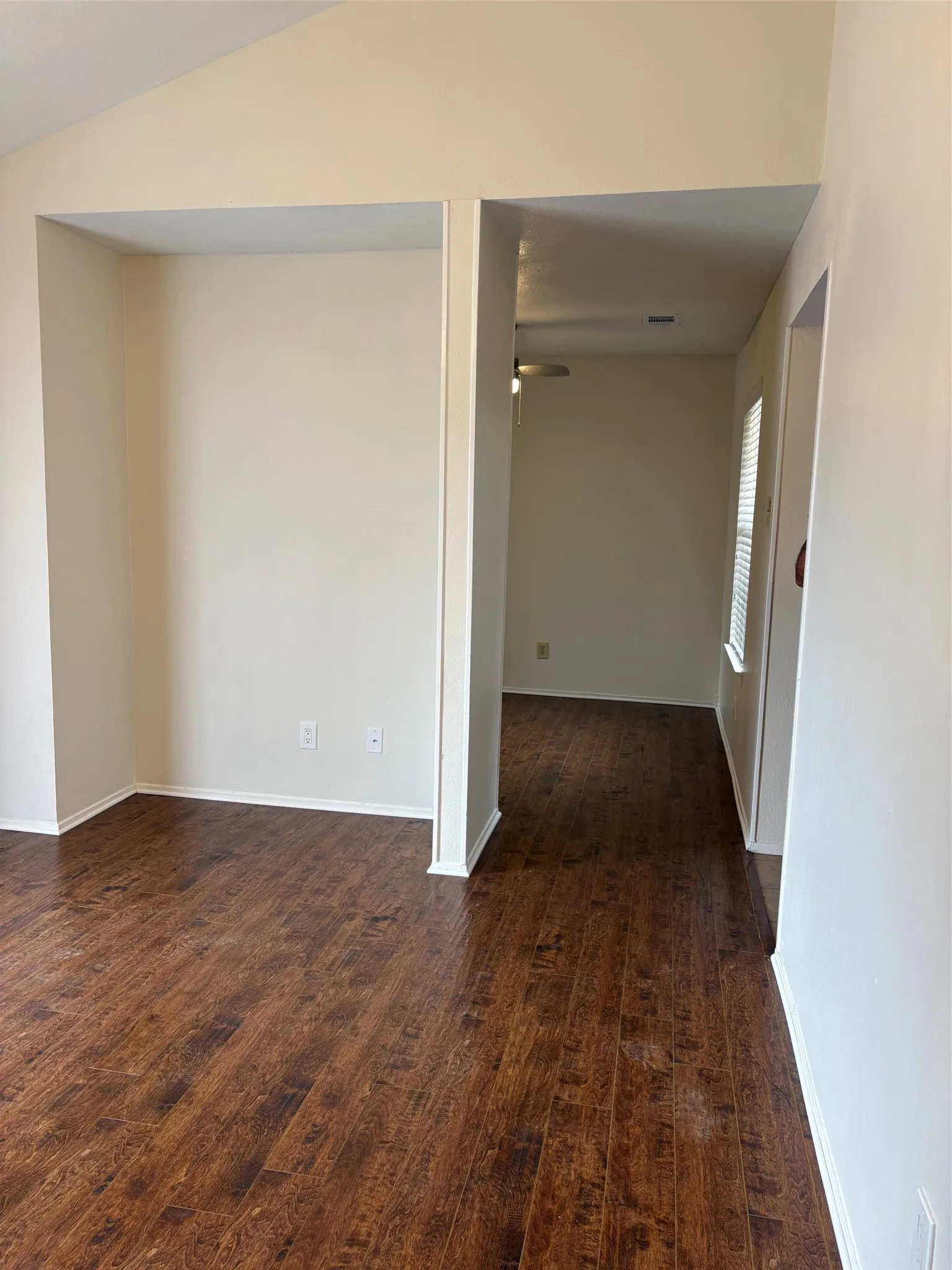 Condominium For Sale in Dallas County , 5335 BENT TREE FOREST Drive 288, Dallas, Texas 75248, 1 Bedroom, 1 Bathroom, Garage spaces, 687 Sqft, built in 1981, mls#21410327, Real Estate Agent in Dallas, Homes For Sale in Dallas county, Homes For Sale in Dallas, Realtor in Dallas Texas, Real Estate Brokerage Independent Realty Texas, Luminita Cordes Realtor