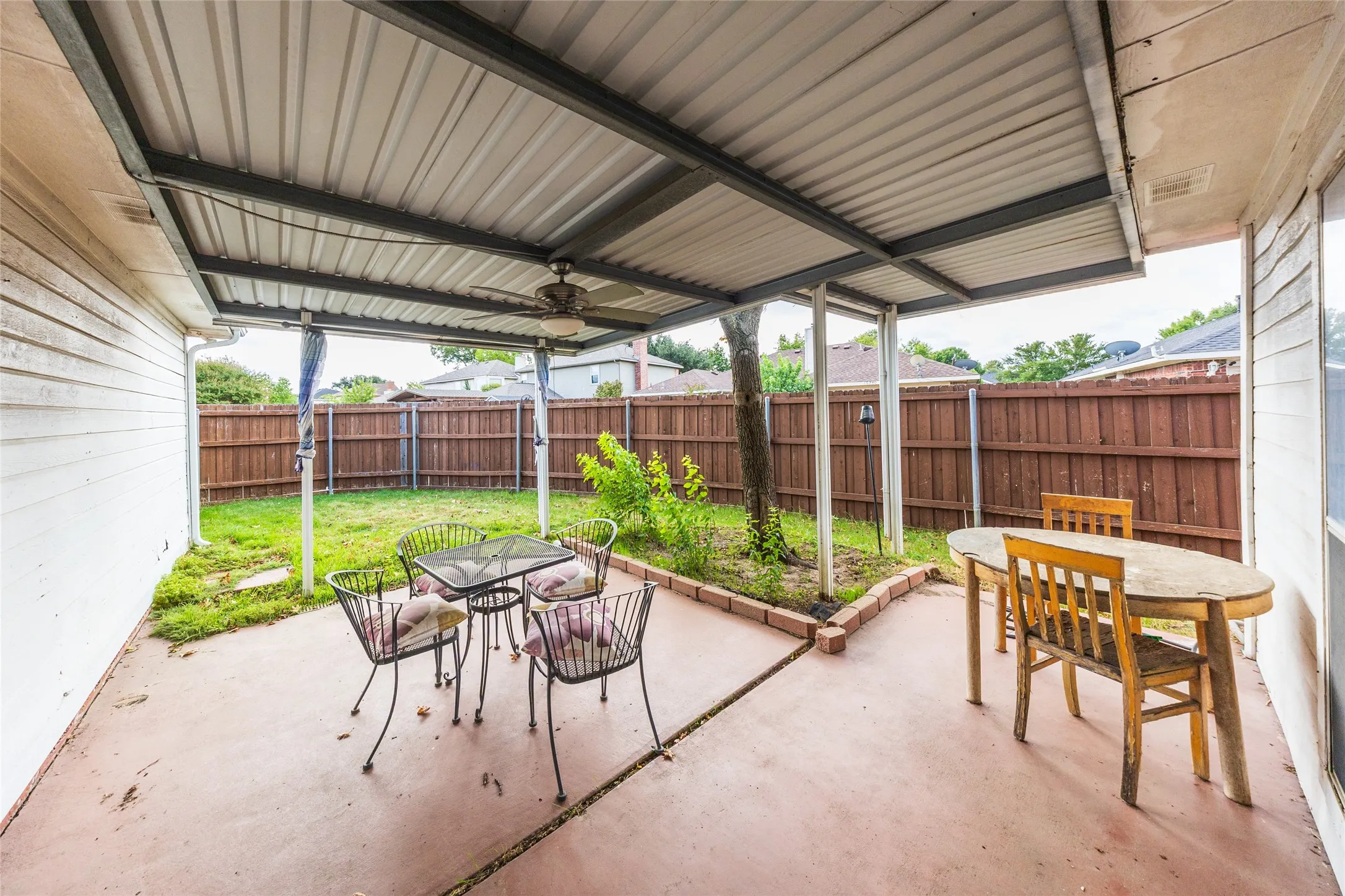 Single Family Residence For Rent in Collin County , 7836 Armor Lane, Frisco, Texas 75035, 3 Bedroom, 2 Bathroom, 2 Garage spaces, 1,430 Sqft, built in 1994, mls#21410332, Real Estate Agent in Frisco, Homes For Rent in Collin county, Homes For Rent in Frisco, Realtor in Frisco Texas, Real Estate Brokerage Independent Realty Texas, Luminita Cordes Realtor