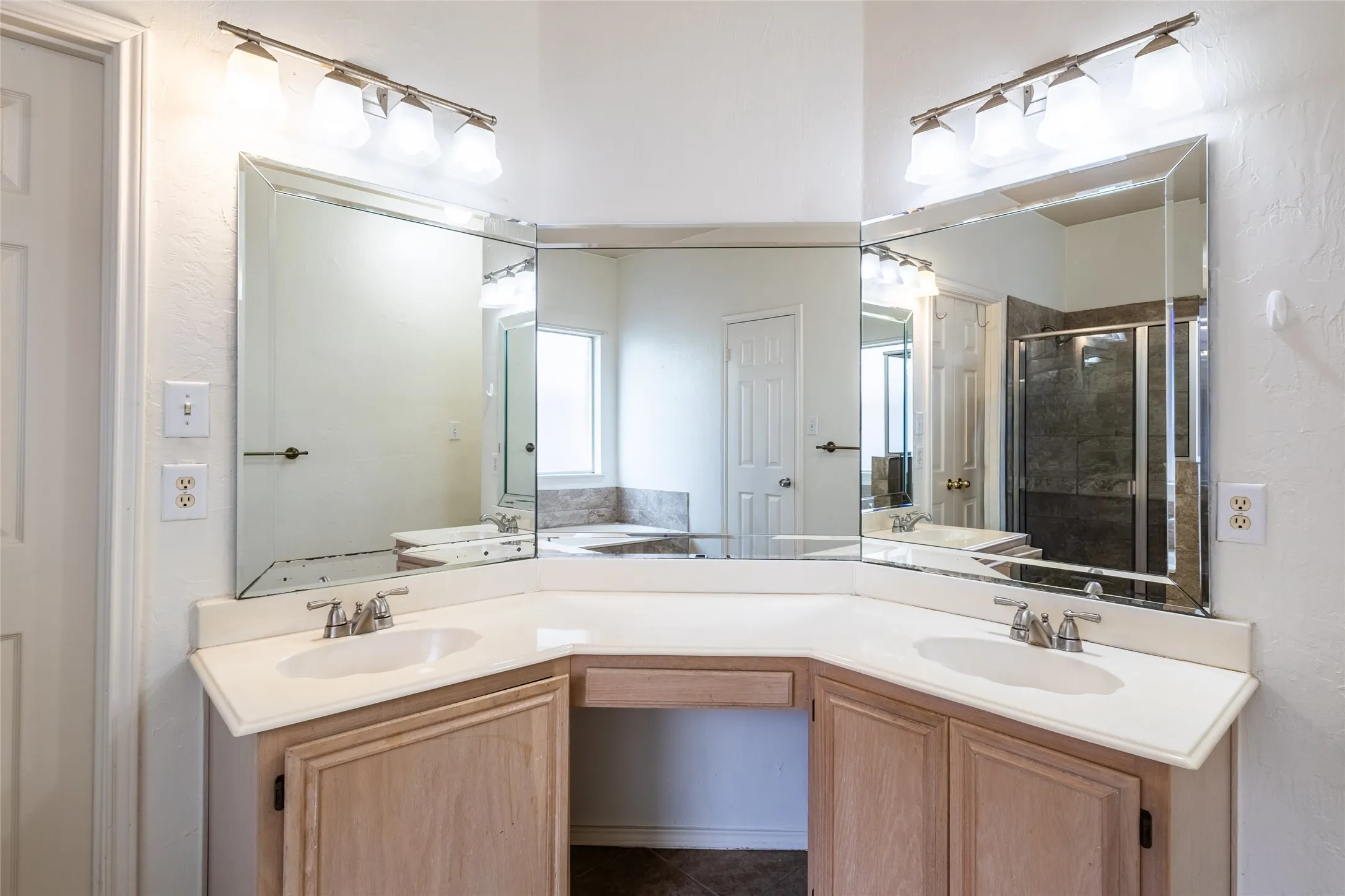 Single Family Residence For Rent in Collin County , 7836 Armor Lane, Frisco, Texas 75035, 3 Bedroom, 2 Bathroom, 2 Garage spaces, 1,430 Sqft, built in 1994, mls#21410332, Real Estate Agent in Frisco, Homes For Rent in Collin county, Homes For Rent in Frisco, Realtor in Frisco Texas, Real Estate Brokerage Independent Realty Texas, Luminita Cordes Realtor