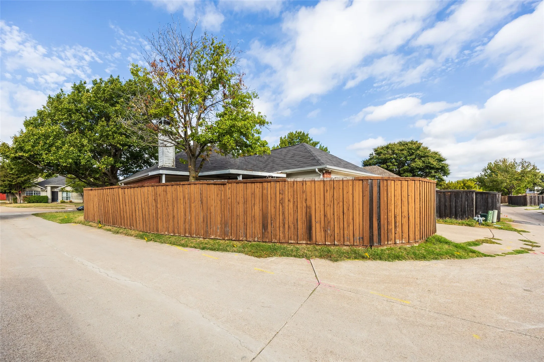 Single Family Residence For Rent in Collin County , 7836 Armor Lane, Frisco, Texas 75035, 3 Bedroom, 2 Bathroom, 2 Garage spaces, 1,430 Sqft, built in 1994, mls#21410332, Real Estate Agent in Frisco, Homes For Rent in Collin county, Homes For Rent in Frisco, Realtor in Frisco Texas, Real Estate Brokerage Independent Realty Texas, Luminita Cordes Realtor