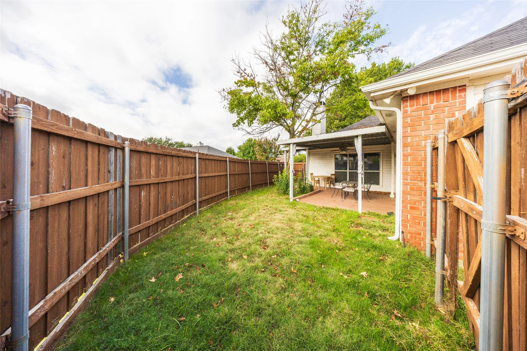 Single Family Residence For Rent in Collin County , 7836 Armor Lane, Frisco, Texas 75035, 3 Bedroom, 2 Bathroom, 2 Garage spaces, 1,430 Sqft, built in 1994, mls#21410332, Real Estate Agent in Frisco, Homes For Rent in Collin county, Homes For Rent in Frisco, Realtor in Frisco Texas, Real Estate Brokerage Independent Realty Texas, Luminita Cordes Realtor
