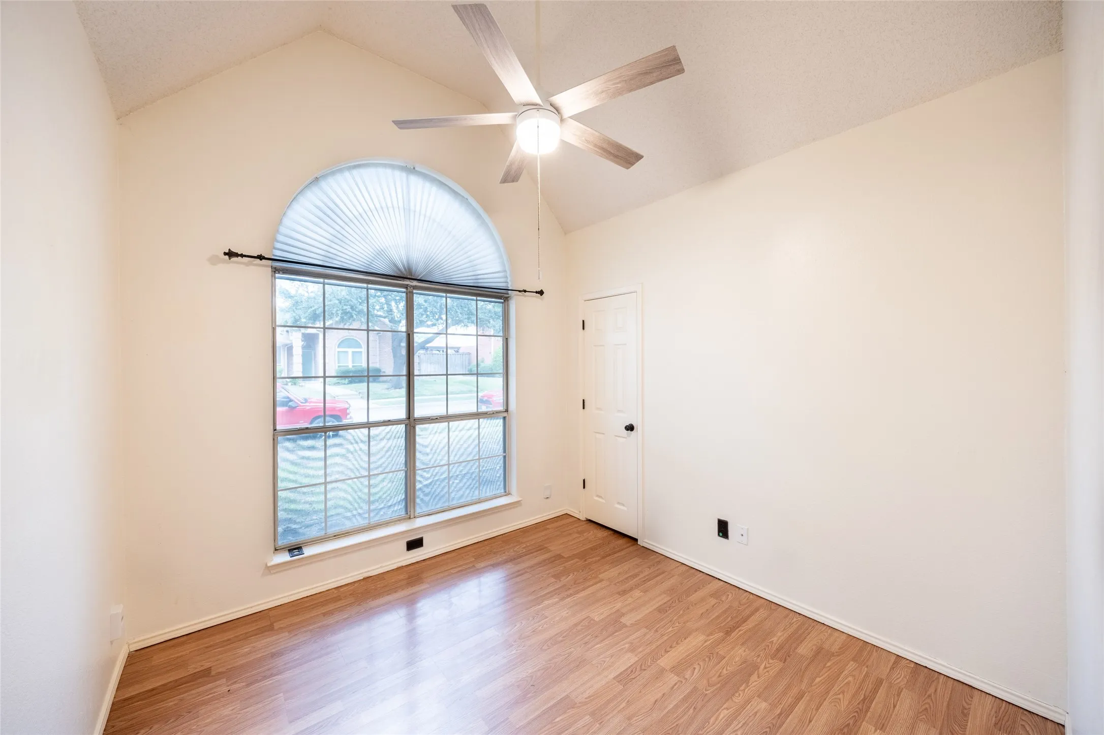 Single Family Residence For Rent in Collin County , 7836 Armor Lane, Frisco, Texas 75035, 3 Bedroom, 2 Bathroom, 2 Garage spaces, 1,430 Sqft, built in 1994, mls#21410332, Real Estate Agent in Frisco, Homes For Rent in Collin county, Homes For Rent in Frisco, Realtor in Frisco Texas, Real Estate Brokerage Independent Realty Texas, Luminita Cordes Realtor