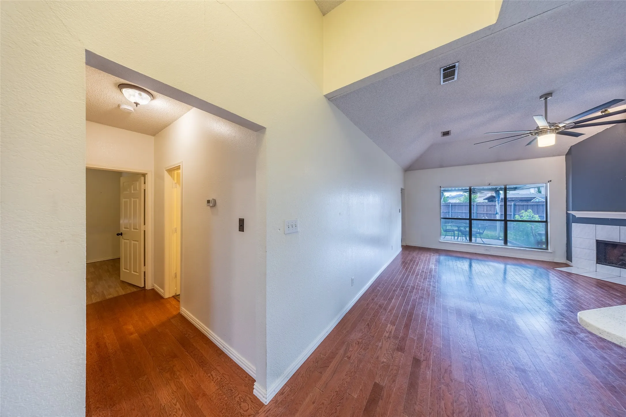 Single Family Residence For Rent in Collin County , 7836 Armor Lane, Frisco, Texas 75035, 3 Bedroom, 2 Bathroom, 2 Garage spaces, 1,430 Sqft, built in 1994, mls#21410332, Real Estate Agent in Frisco, Homes For Rent in Collin county, Homes For Rent in Frisco, Realtor in Frisco Texas, Real Estate Brokerage Independent Realty Texas, Luminita Cordes Realtor