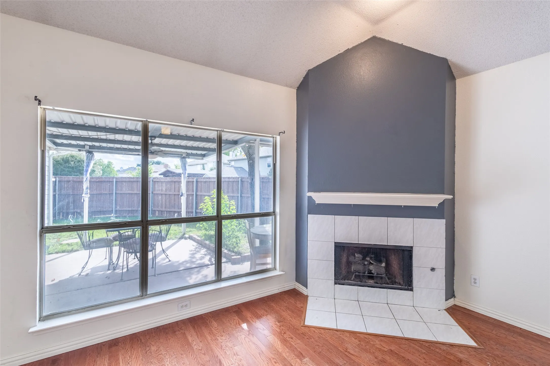 Single Family Residence For Rent in Collin County , 7836 Armor Lane, Frisco, Texas 75035, 3 Bedroom, 2 Bathroom, 2 Garage spaces, 1,430 Sqft, built in 1994, mls#21410332, Real Estate Agent in Frisco, Homes For Rent in Collin county, Homes For Rent in Frisco, Realtor in Frisco Texas, Real Estate Brokerage Independent Realty Texas, Luminita Cordes Realtor