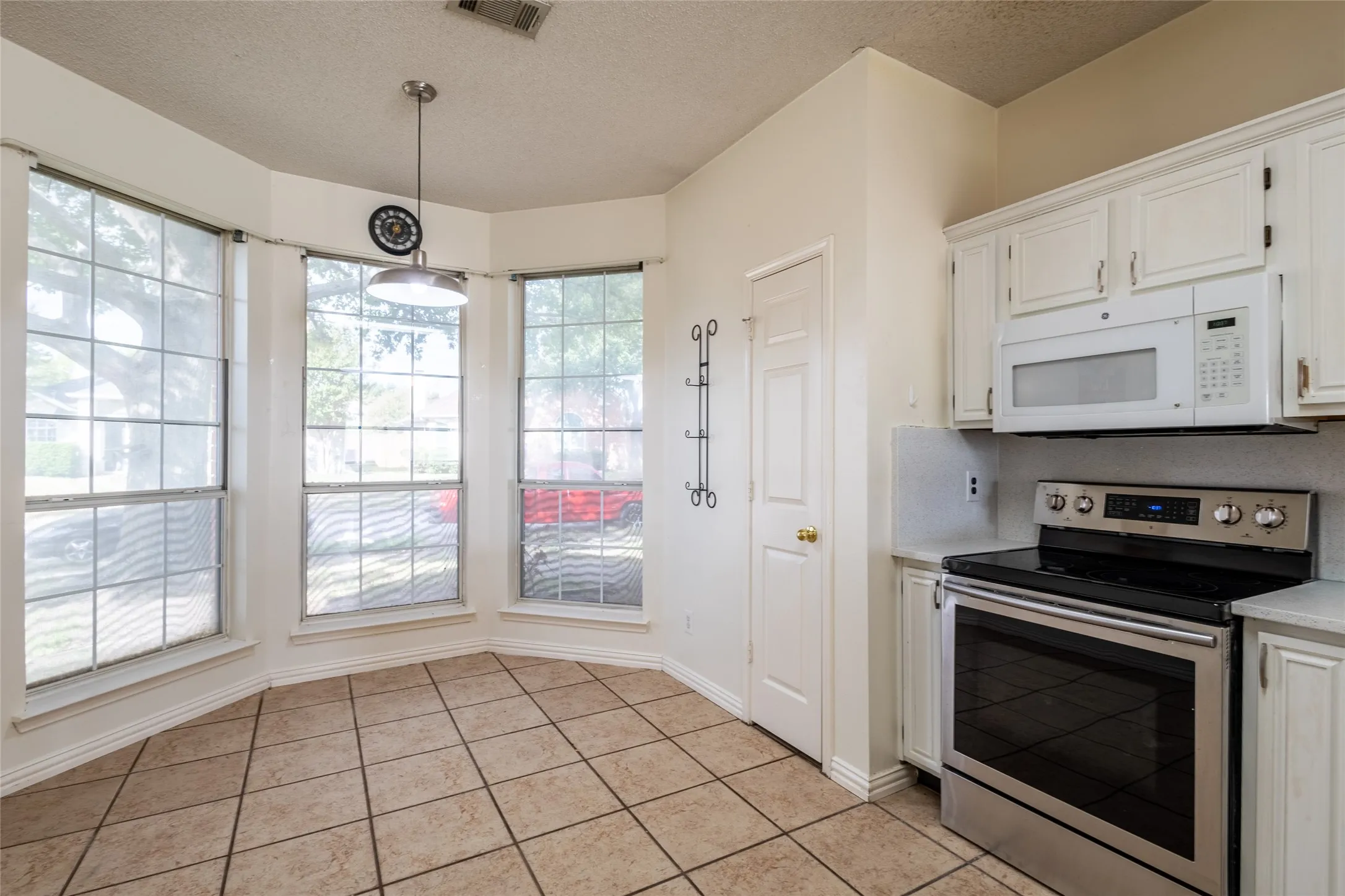 Single Family Residence For Rent in Collin County , 7836 Armor Lane, Frisco, Texas 75035, 3 Bedroom, 2 Bathroom, 2 Garage spaces, 1,430 Sqft, built in 1994, mls#21410332, Real Estate Agent in Frisco, Homes For Rent in Collin county, Homes For Rent in Frisco, Realtor in Frisco Texas, Real Estate Brokerage Independent Realty Texas, Luminita Cordes Realtor