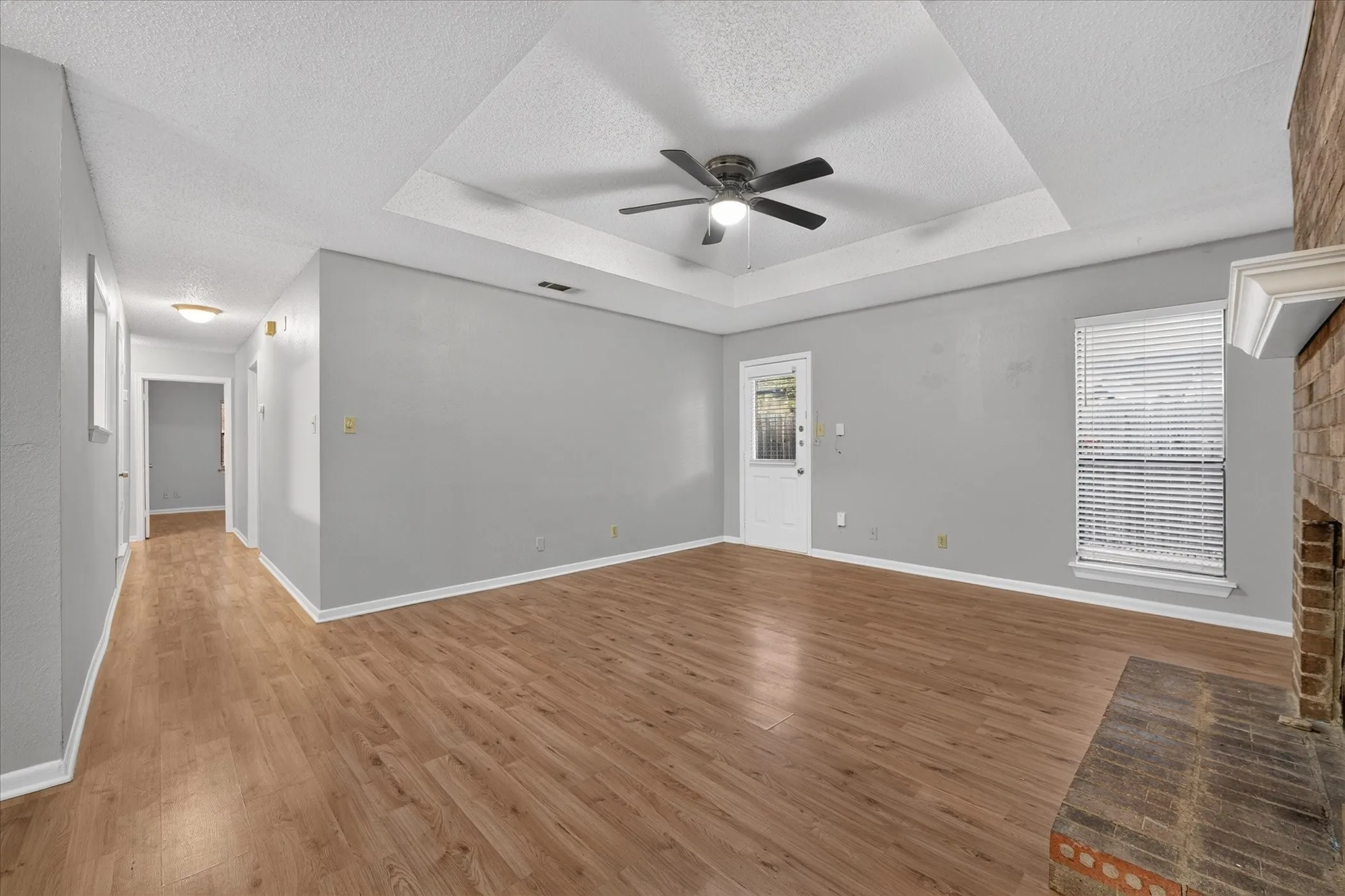 Duplex For Rent in Tarrant County , 6319 Christy Court, North Richland Hills, Texas 76182, 3 Bedroom, 2 Bathroom, 2 Garage spaces, 1,440 Sqft, built in 1986, mls#21410325, Real Estate Agent in North Richland Hills, Homes For Rent in Tarrant county, Homes For Rent in North Richland Hills, Realtor in North Richland Hills Texas, Real Estate Brokerage Independent Realty Texas, Luminita Cordes Realtor