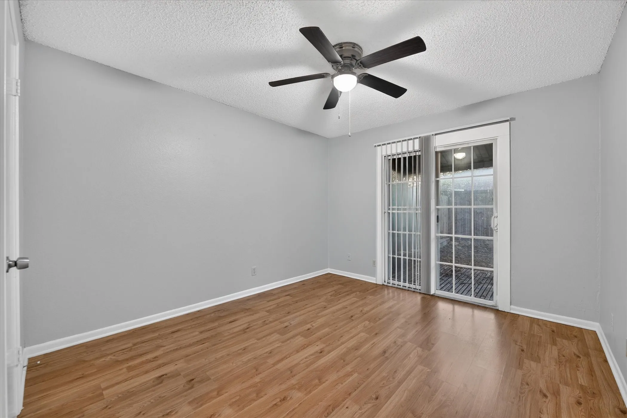 Duplex For Rent in Tarrant County , 6319 Christy Court, North Richland Hills, Texas 76182, 3 Bedroom, 2 Bathroom, 2 Garage spaces, 1,440 Sqft, built in 1986, mls#21410325, Real Estate Agent in North Richland Hills, Homes For Rent in Tarrant county, Homes For Rent in North Richland Hills, Realtor in North Richland Hills Texas, Real Estate Brokerage Independent Realty Texas, Luminita Cordes Realtor