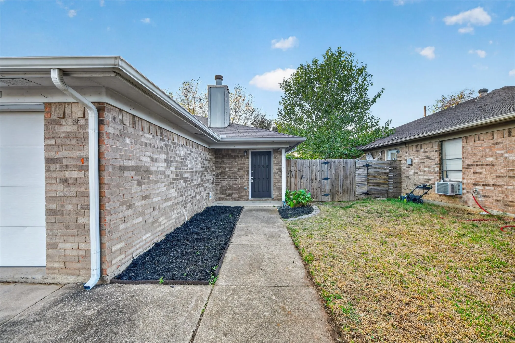 Duplex For Rent