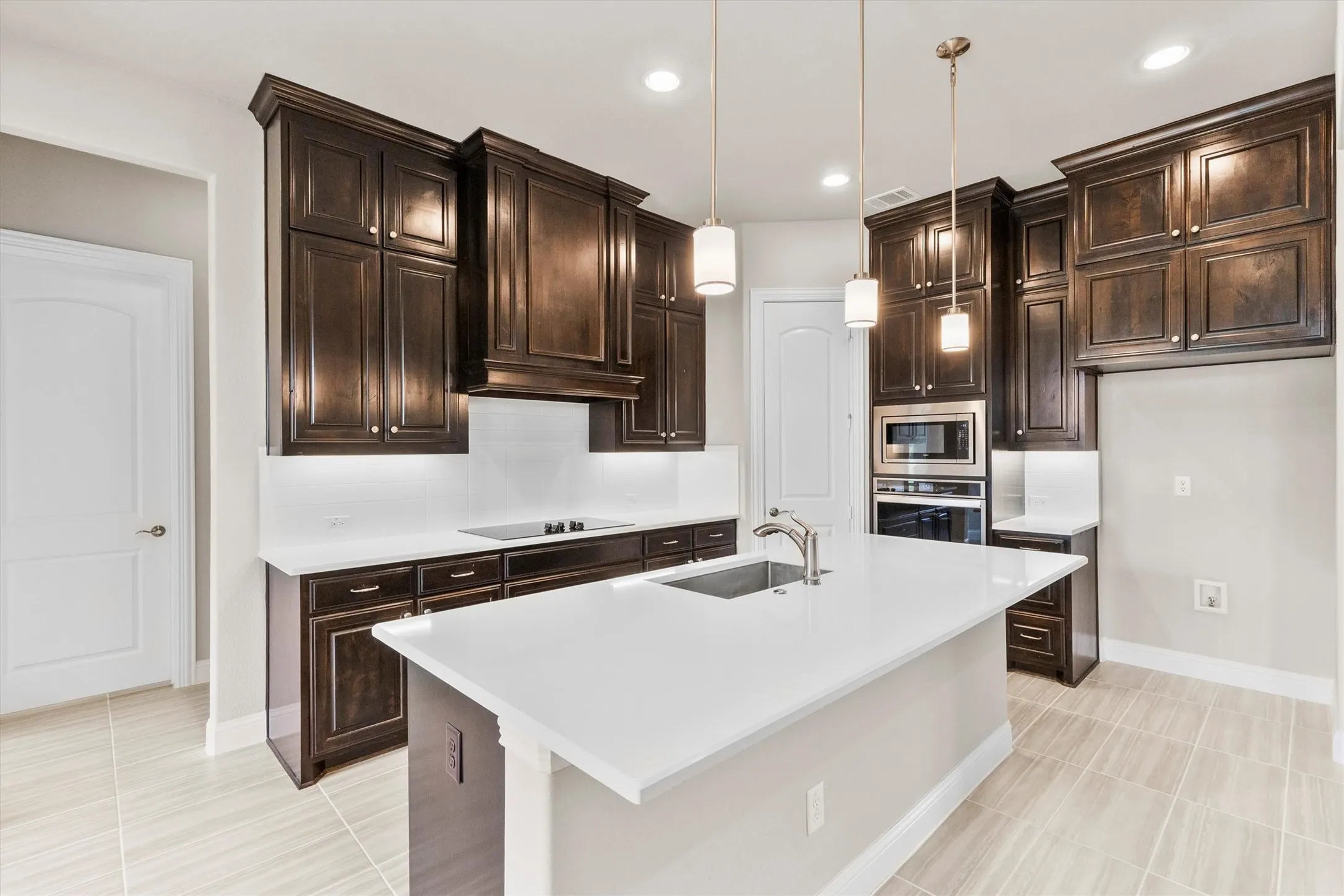 Single Family Residence For Sale in Ellis County , 4651 Spring Garden Road, Midlothian, Texas 76065, 3 Bedroom, 3 Bathroom, 3 Garage spaces, 3,060 Sqft, built in 2023, mls#21408711, Real Estate Agent in Midlothian, Homes For Sale in Ellis county, Homes For Sale in Midlothian, Realtor in Midlothian Texas, Real Estate Brokerage Independent Realty Texas, Luminita Cordes Realtor