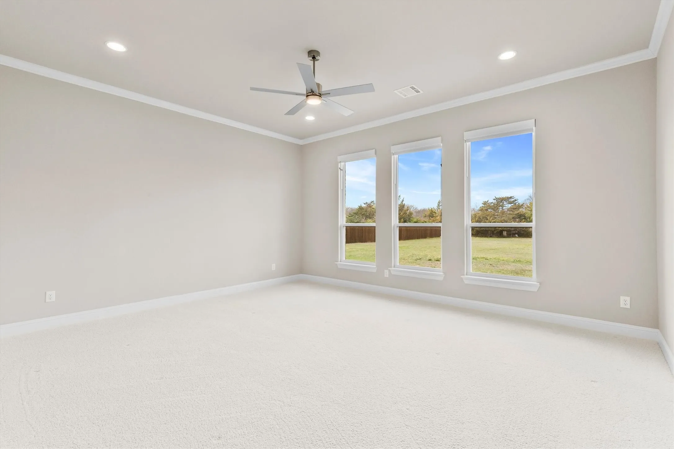Bonus room could be used as a guest room or gameroom