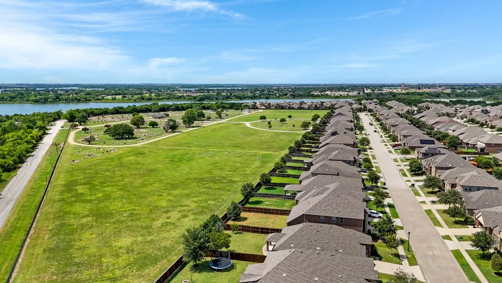 Neighborhood park with walking trails by nearby Lake Lewisville.