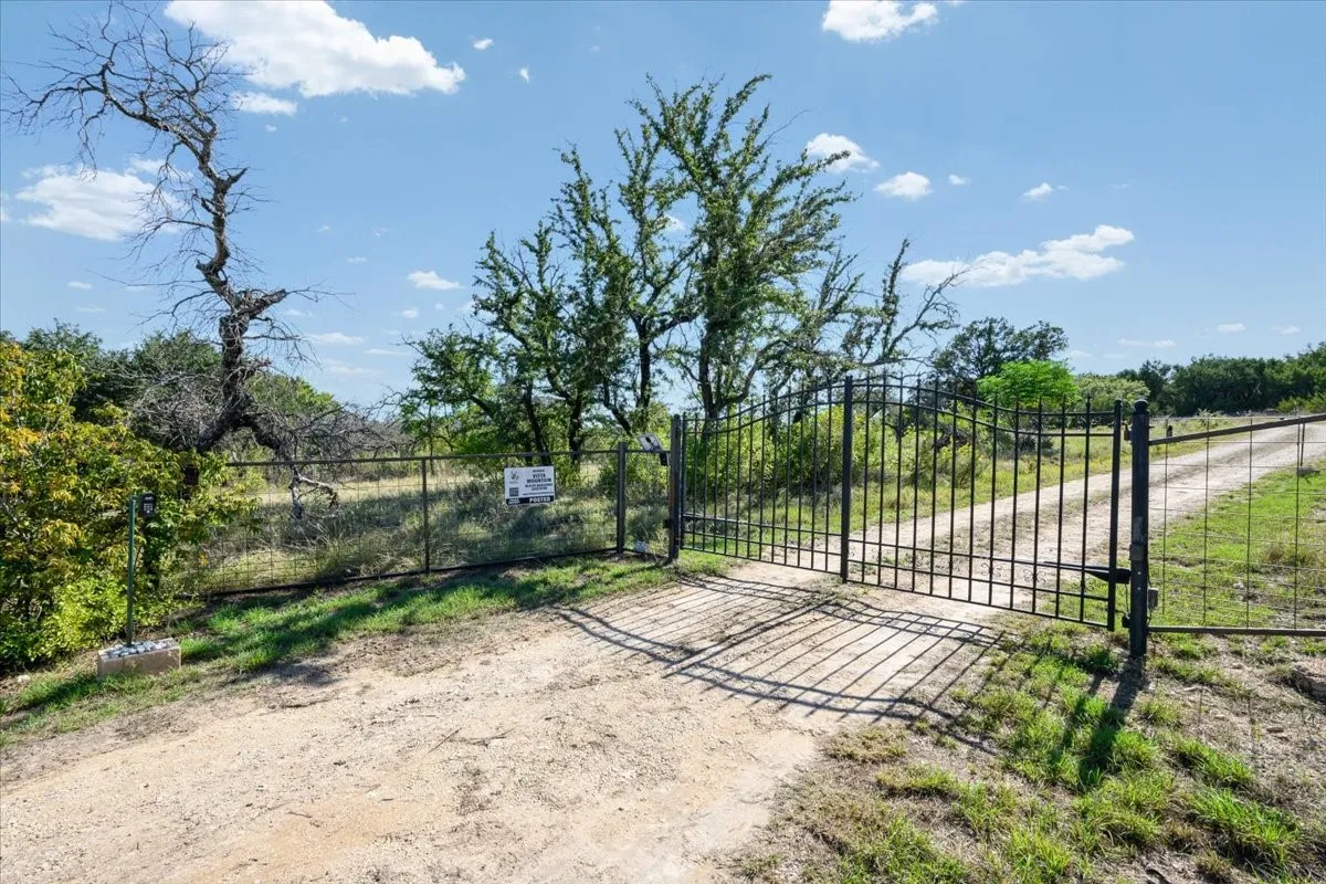 Farm For Sale in Coryell County , 1500 County Road 161, Evant, Texas 76525, 4 Bedroom, 4 Bathroom, Garage spaces, 2,762 Sqft, built in 2011, mls#21409970, Real Estate Agent in Evant, Homes For Sale in Coryell county, Homes For Sale in Evant, Realtor in Evant Texas, Real Estate Brokerage Independent Realty Texas, Luminita Cordes Realtor