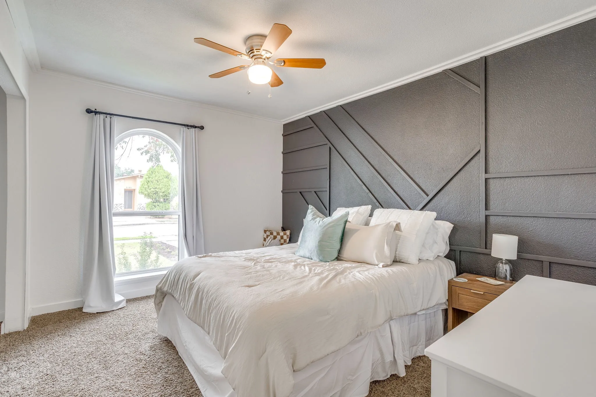 Single Family Residence For Sale in Dallas County , 2101 Alder Trail, Grand Prairie, Texas 75052, 3 Bedroom, 2 Bathroom, 2 Garage spaces, 1,756 Sqft, built in 1978, mls#21403714, Real Estate Agent in Grand Prairie, Homes For Sale in Dallas county, Homes For Sale in Grand Prairie, Realtor in Grand Prairie Texas, Real Estate Brokerage Independent Realty Texas, Luminita Cordes Realtor
