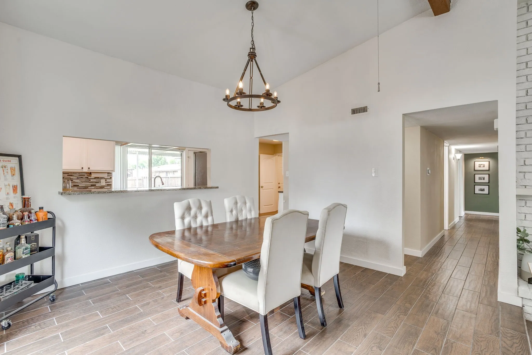 Single Family Residence For Sale in Dallas County , 2101 Alder Trail, Grand Prairie, Texas 75052, 3 Bedroom, 2 Bathroom, 2 Garage spaces, 1,756 Sqft, built in 1978, mls#21403714, Real Estate Agent in Grand Prairie, Homes For Sale in Dallas county, Homes For Sale in Grand Prairie, Realtor in Grand Prairie Texas, Real Estate Brokerage Independent Realty Texas, Luminita Cordes Realtor