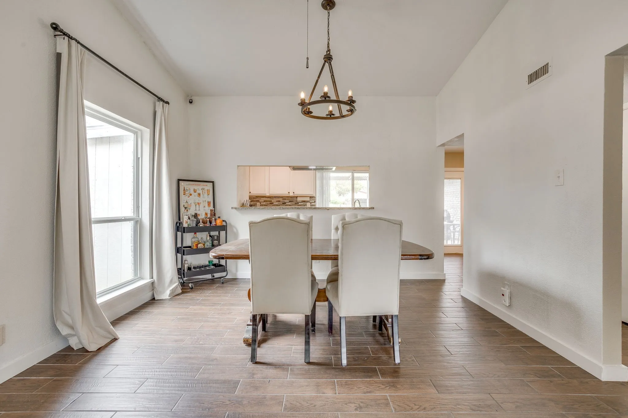 Single Family Residence For Sale in Dallas County , 2101 Alder Trail, Grand Prairie, Texas 75052, 3 Bedroom, 2 Bathroom, 2 Garage spaces, 1,756 Sqft, built in 1978, mls#21403714, Real Estate Agent in Grand Prairie, Homes For Sale in Dallas county, Homes For Sale in Grand Prairie, Realtor in Grand Prairie Texas, Real Estate Brokerage Independent Realty Texas, Luminita Cordes Realtor