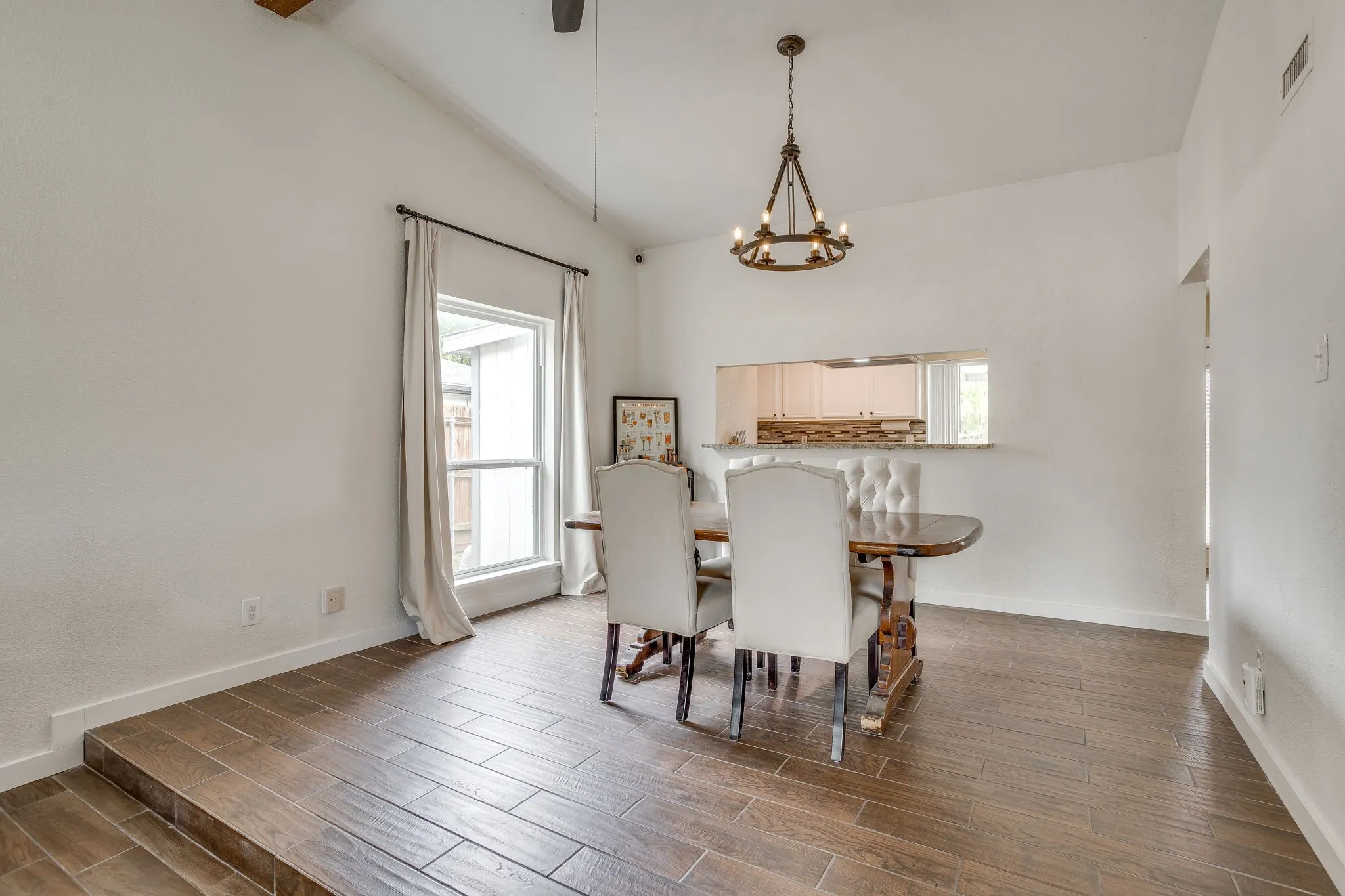 Single Family Residence For Sale in Dallas County , 2101 Alder Trail, Grand Prairie, Texas 75052, 3 Bedroom, 2 Bathroom, 2 Garage spaces, 1,756 Sqft, built in 1978, mls#21403714, Real Estate Agent in Grand Prairie, Homes For Sale in Dallas county, Homes For Sale in Grand Prairie, Realtor in Grand Prairie Texas, Real Estate Brokerage Independent Realty Texas, Luminita Cordes Realtor