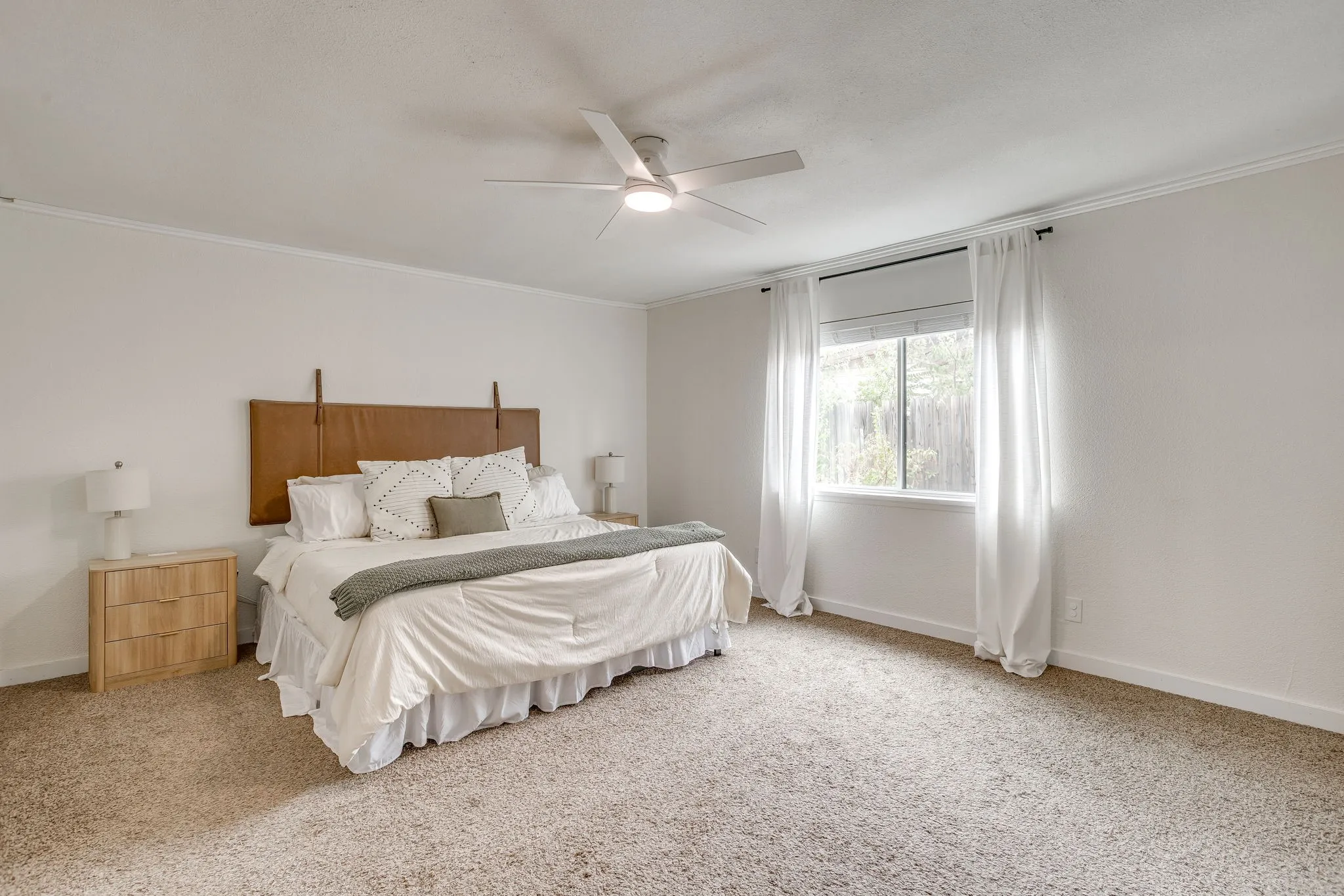 Single Family Residence For Sale in Dallas County , 2101 Alder Trail, Grand Prairie, Texas 75052, 3 Bedroom, 2 Bathroom, 2 Garage spaces, 1,756 Sqft, built in 1978, mls#21403714, Real Estate Agent in Grand Prairie, Homes For Sale in Dallas county, Homes For Sale in Grand Prairie, Realtor in Grand Prairie Texas, Real Estate Brokerage Independent Realty Texas, Luminita Cordes Realtor