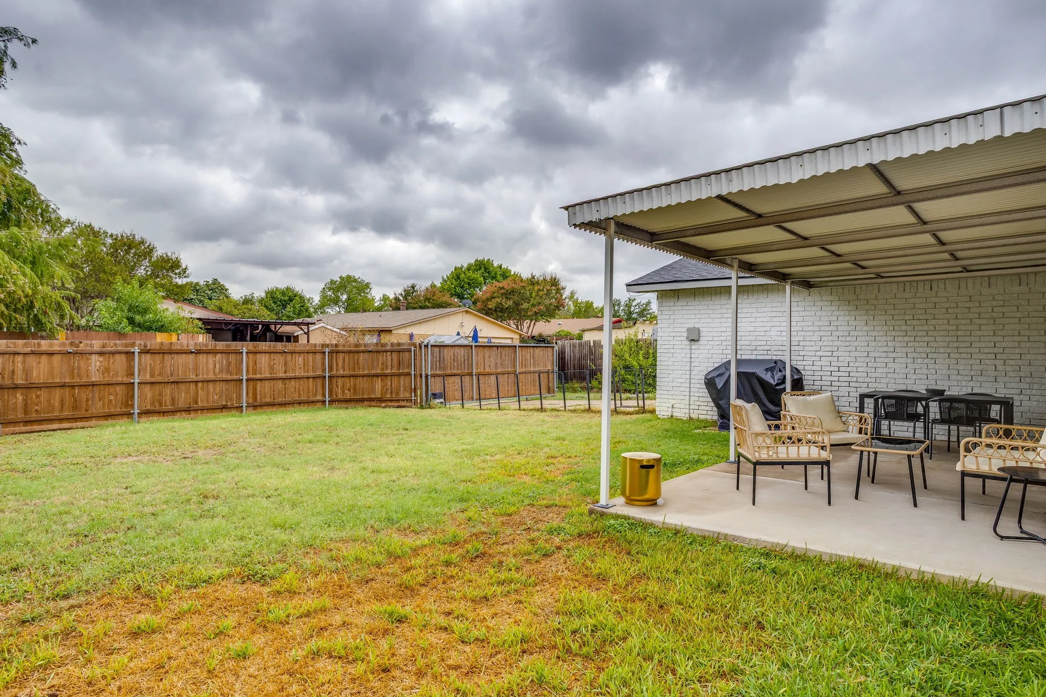 Single Family Residence For Sale in Dallas County , 2101 Alder Trail, Grand Prairie, Texas 75052, 3 Bedroom, 2 Bathroom, 2 Garage spaces, 1,756 Sqft, built in 1978, mls#21403714, Real Estate Agent in Grand Prairie, Homes For Sale in Dallas county, Homes For Sale in Grand Prairie, Realtor in Grand Prairie Texas, Real Estate Brokerage Independent Realty Texas, Luminita Cordes Realtor