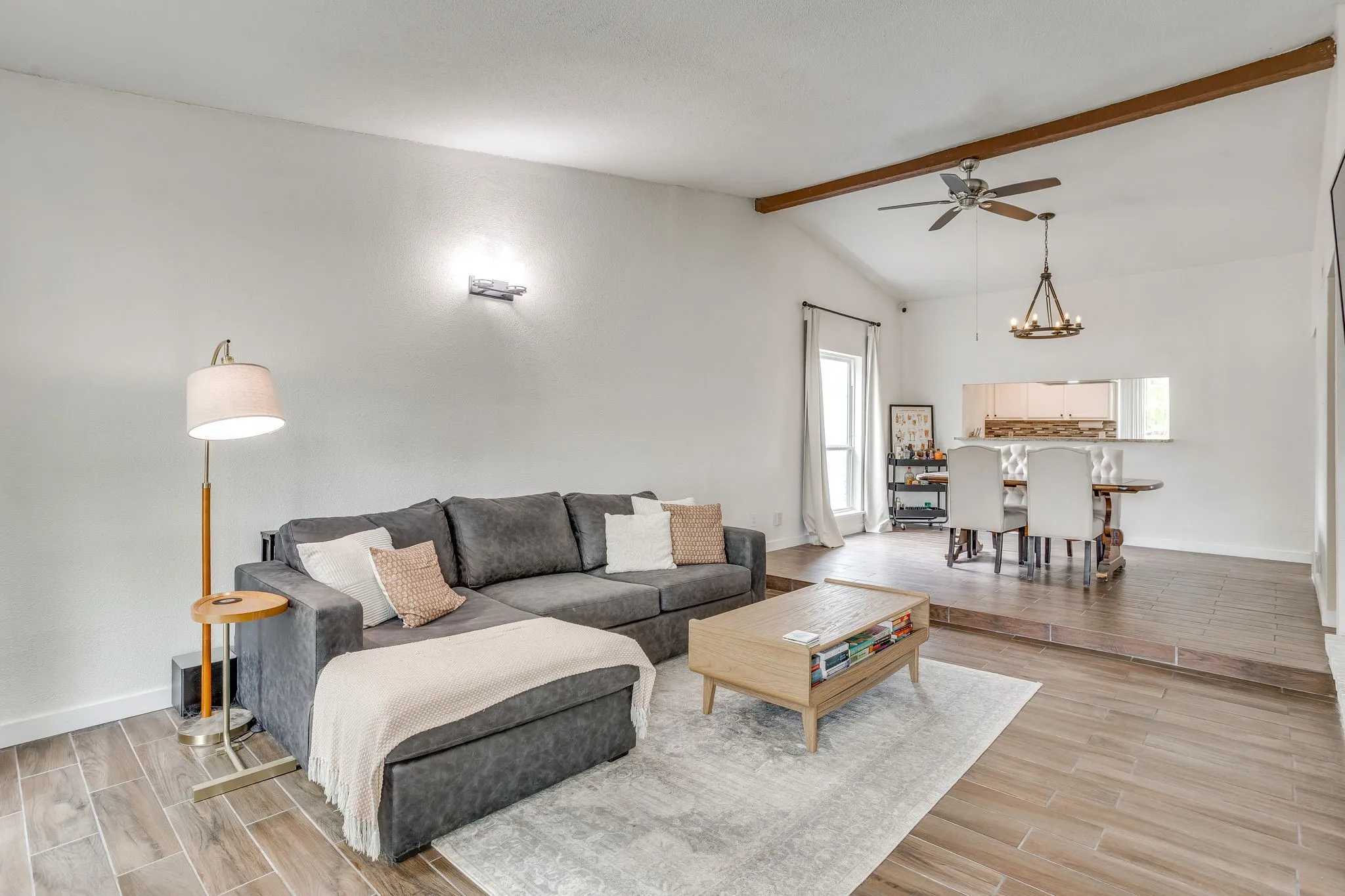 Single Family Residence For Sale in Dallas County , 2101 Alder Trail, Grand Prairie, Texas 75052, 3 Bedroom, 2 Bathroom, 2 Garage spaces, 1,756 Sqft, built in 1978, mls#21403714, Real Estate Agent in Grand Prairie, Homes For Sale in Dallas county, Homes For Sale in Grand Prairie, Realtor in Grand Prairie Texas, Real Estate Brokerage Independent Realty Texas, Luminita Cordes Realtor
