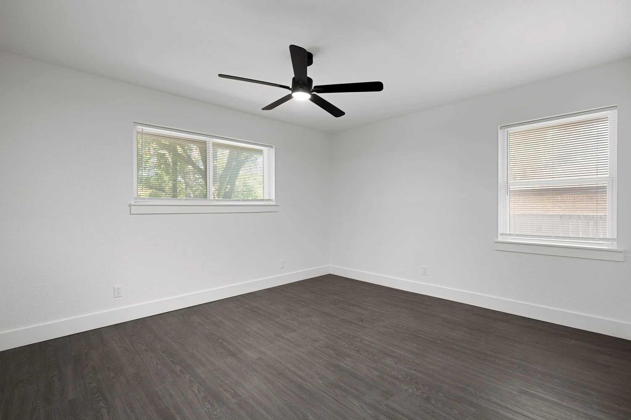 Single Family Residence For Sale in Dallas County , 1217 Mayfield Avenue, Garland, Texas 75041, 3 Bedroom, 2 Bathroom, 2 Garage spaces, 1,500 Sqft, built in 1963, mls#21399242, Real Estate Agent in Garland, Homes For Sale in Dallas county, Homes For Sale in Garland, Realtor in Garland Texas, Real Estate Brokerage Independent Realty Texas, Luminita Cordes Realtor