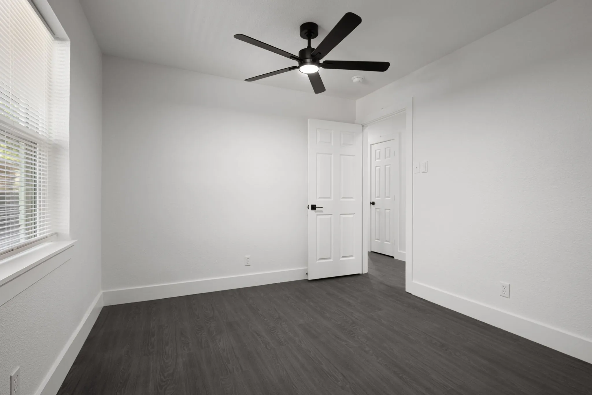 Single Family Residence For Sale in Dallas County , 1217 Mayfield Avenue, Garland, Texas 75041, 3 Bedroom, 2 Bathroom, 2 Garage spaces, 1,500 Sqft, built in 1963, mls#21399242, Real Estate Agent in Garland, Homes For Sale in Dallas county, Homes For Sale in Garland, Realtor in Garland Texas, Real Estate Brokerage Independent Realty Texas, Luminita Cordes Realtor