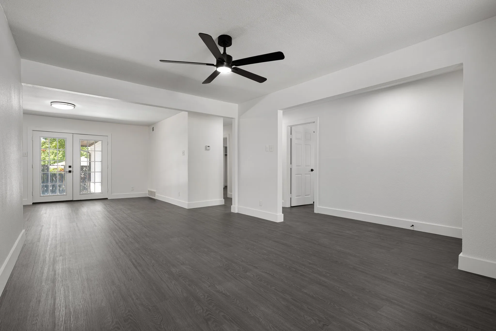 Single Family Residence For Sale in Dallas County , 1217 Mayfield Avenue, Garland, Texas 75041, 3 Bedroom, 2 Bathroom, 2 Garage spaces, 1,500 Sqft, built in 1963, mls#21399242, Real Estate Agent in Garland, Homes For Sale in Dallas county, Homes For Sale in Garland, Realtor in Garland Texas, Real Estate Brokerage Independent Realty Texas, Luminita Cordes Realtor