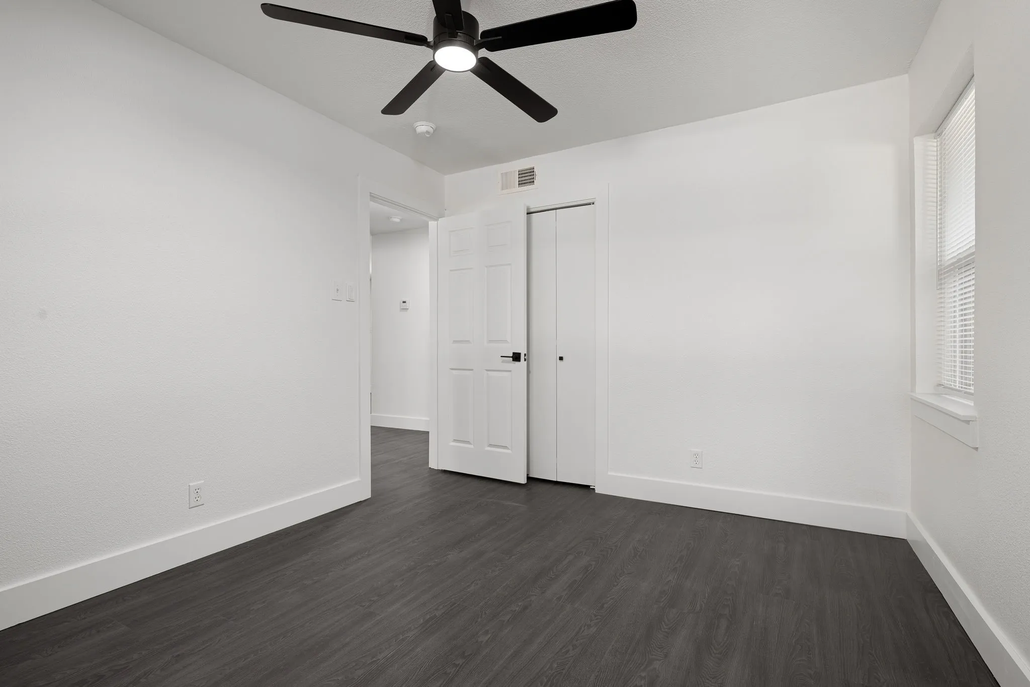 Single Family Residence For Sale in Dallas County , 1217 Mayfield Avenue, Garland, Texas 75041, 3 Bedroom, 2 Bathroom, 2 Garage spaces, 1,500 Sqft, built in 1963, mls#21399242, Real Estate Agent in Garland, Homes For Sale in Dallas county, Homes For Sale in Garland, Realtor in Garland Texas, Real Estate Brokerage Independent Realty Texas, Luminita Cordes Realtor