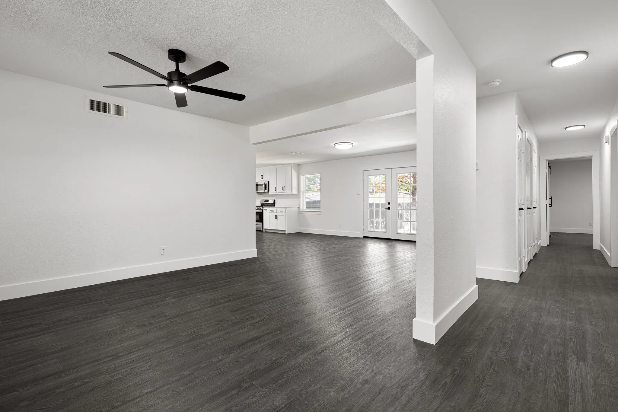 Single Family Residence For Sale in Dallas County , 1217 Mayfield Avenue, Garland, Texas 75041, 3 Bedroom, 2 Bathroom, 2 Garage spaces, 1,500 Sqft, built in 1963, mls#21399242, Real Estate Agent in Garland, Homes For Sale in Dallas county, Homes For Sale in Garland, Realtor in Garland Texas, Real Estate Brokerage Independent Realty Texas, Luminita Cordes Realtor