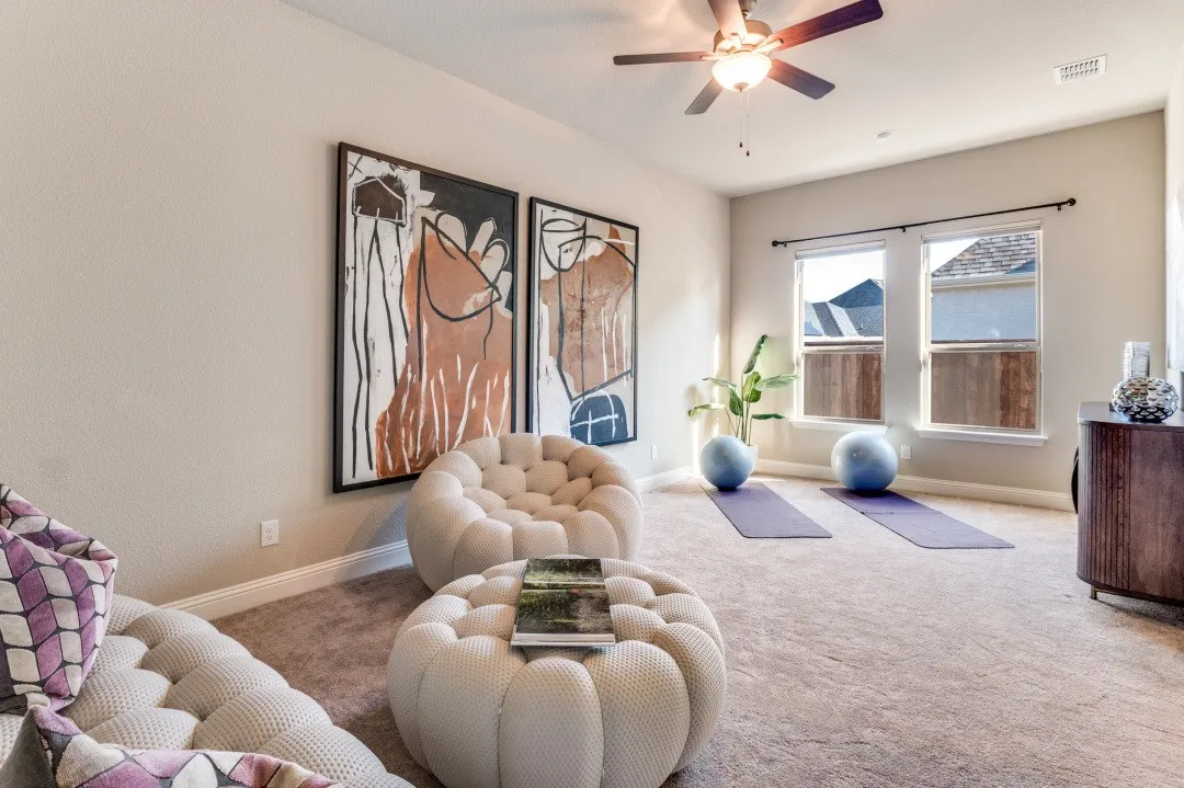 Flex Room or Den.  Could be 4th BR or nursery.