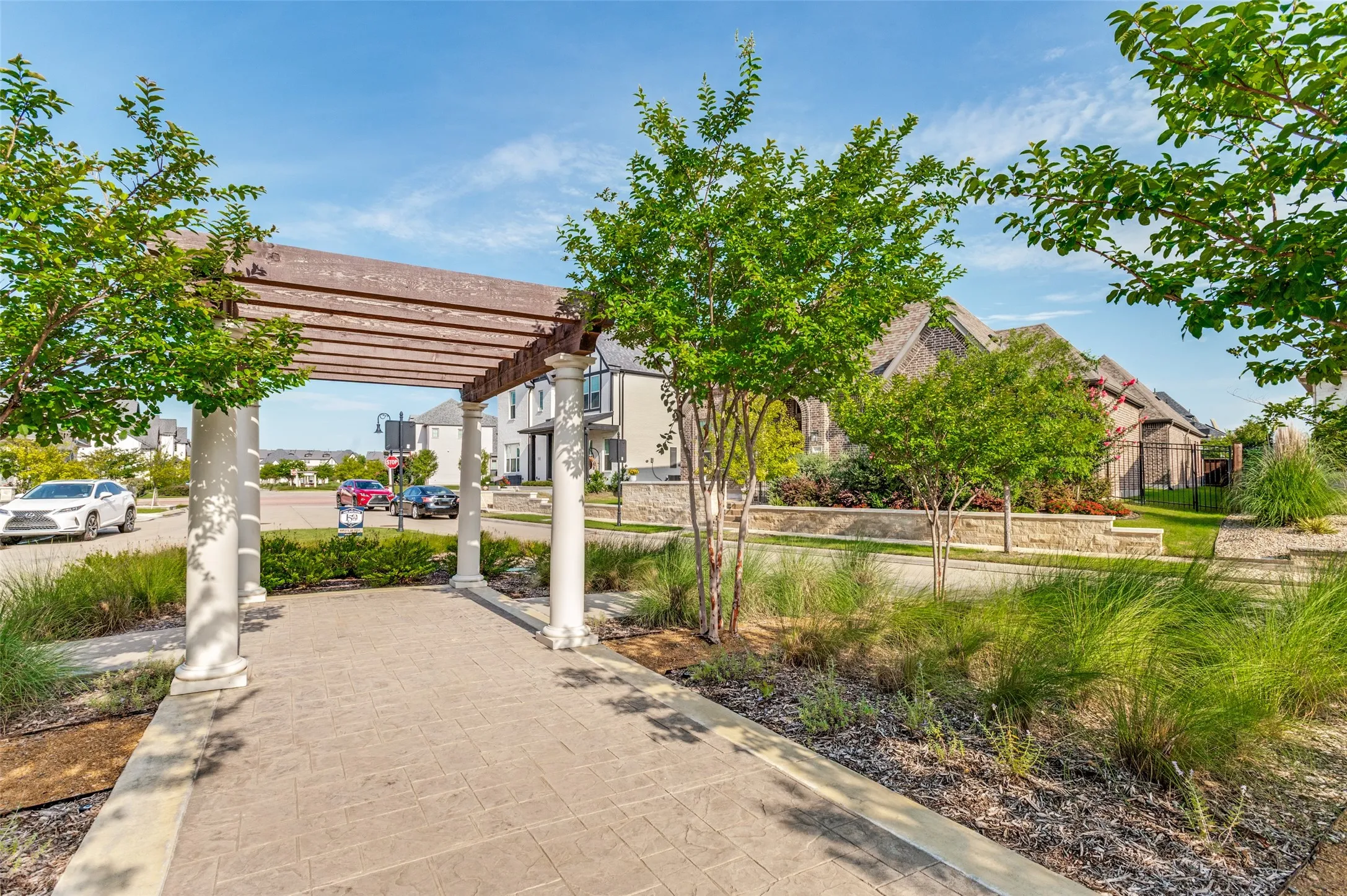 Single Family Residence For Sale in Tarrant County , 1403 Laurel Green Court, Arlington, Texas 76005, 3 Bedroom, 3 Bathroom, 2 Garage spaces, 3,288 Sqft, built in 2022, mls#21408771, Real Estate Agent in Arlington, Homes For Sale in Tarrant county, Homes For Sale in Arlington, Realtor in Arlington Texas, Real Estate Brokerage Independent Realty Texas, Luminita Cordes Realtor