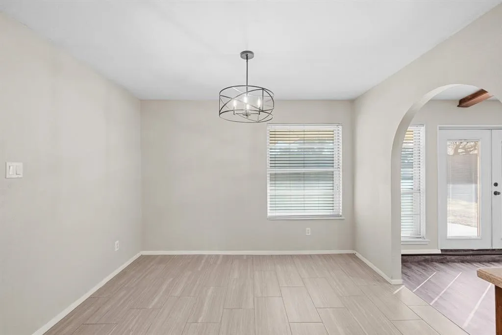Single Family Residence For Rent in Tarrant County , 2001 San Jacinto Drive, Arlington, Texas 76012, 4 Bedroom, 2 Bathroom, 2 Garage spaces, 2,019 Sqft, built in 1973, mls#21410342, Real Estate Agent in Arlington, Homes For Rent in Tarrant county, Homes For Rent in Arlington, Realtor in Arlington Texas, Real Estate Brokerage Independent Realty Texas, Luminita Cordes Realtor