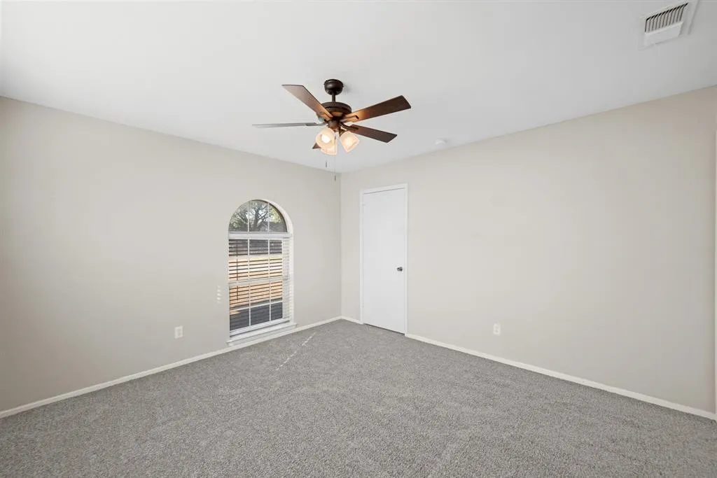 Single Family Residence For Rent in Tarrant County , 2001 San Jacinto Drive, Arlington, Texas 76012, 4 Bedroom, 2 Bathroom, 2 Garage spaces, 2,019 Sqft, built in 1973, mls#21410342, Real Estate Agent in Arlington, Homes For Rent in Tarrant county, Homes For Rent in Arlington, Realtor in Arlington Texas, Real Estate Brokerage Independent Realty Texas, Luminita Cordes Realtor