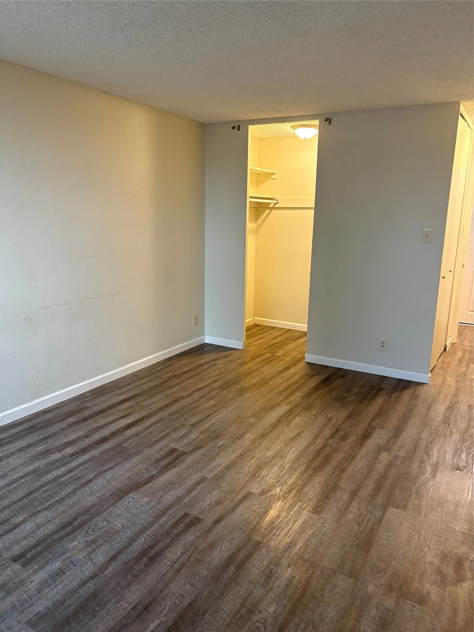 Condominium For Sale in Dallas County , 3883 Turtle Creek Boulevard 907, Dallas, Texas 75219, 1 Bedroom, 1 Bathroom, 1 Garage spaces, 783 Sqft, built in 1963, mls#21410353, Real Estate Agent in Dallas, Homes For Sale in Dallas county, Homes For Sale in Dallas, Realtor in Dallas Texas, Real Estate Brokerage Independent Realty Texas, Luminita Cordes Realtor