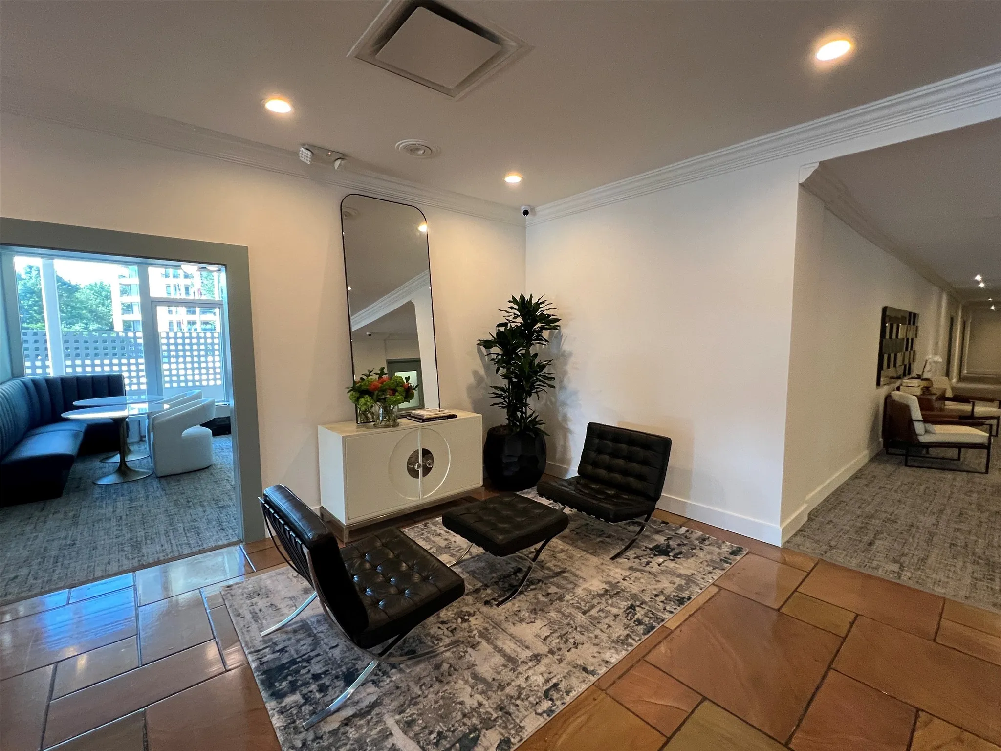 Condominium For Sale in Dallas County , 3883 Turtle Creek Boulevard 907, Dallas, Texas 75219, 1 Bedroom, 1 Bathroom, 1 Garage spaces, 783 Sqft, built in 1963, mls#21410353, Real Estate Agent in Dallas, Homes For Sale in Dallas county, Homes For Sale in Dallas, Realtor in Dallas Texas, Real Estate Brokerage Independent Realty Texas, Luminita Cordes Realtor