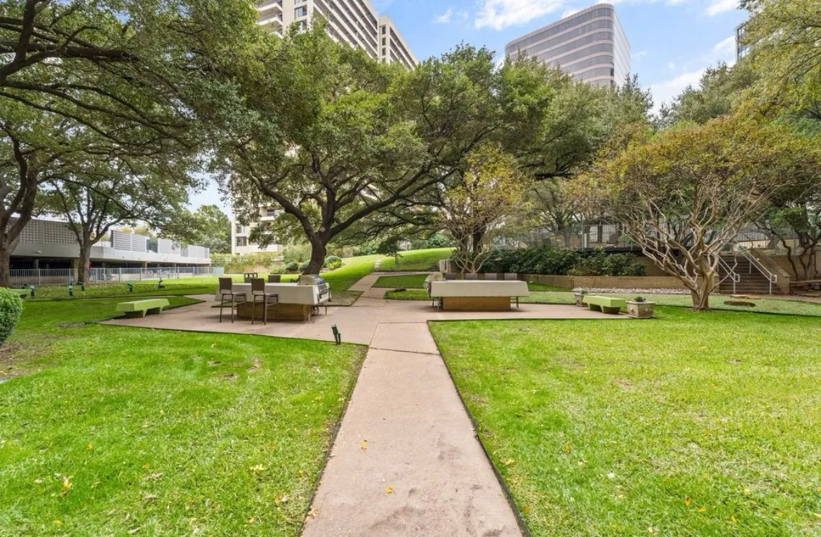 Condominium For Sale in Dallas County , 3883 Turtle Creek Boulevard 907, Dallas, Texas 75219, 1 Bedroom, 1 Bathroom, 1 Garage spaces, 783 Sqft, built in 1963, mls#21410353, Real Estate Agent in Dallas, Homes For Sale in Dallas county, Homes For Sale in Dallas, Realtor in Dallas Texas, Real Estate Brokerage Independent Realty Texas, Luminita Cordes Realtor