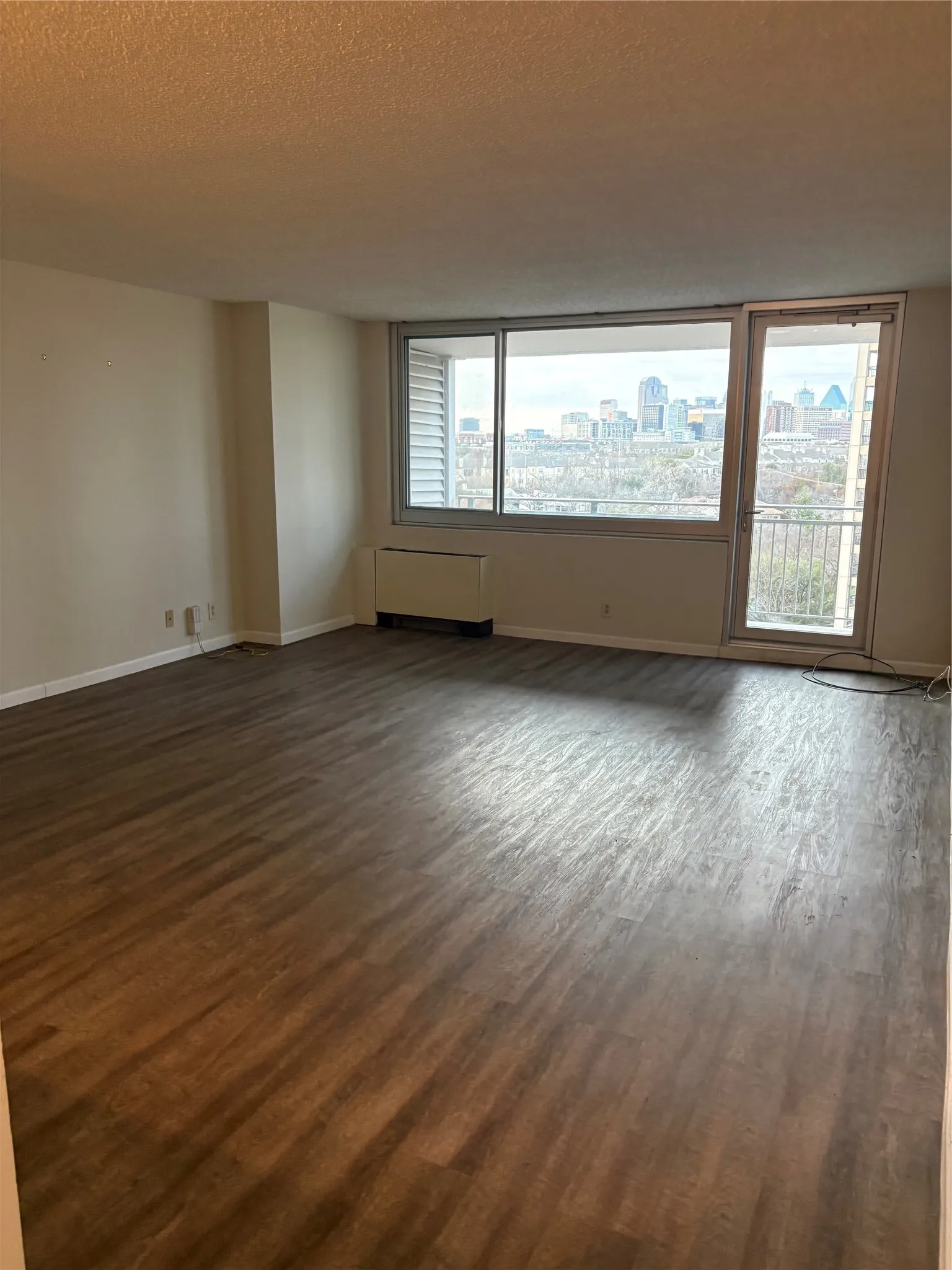 Condominium For Sale in Dallas County , 3883 Turtle Creek Boulevard 907, Dallas, Texas 75219, 1 Bedroom, 1 Bathroom, 1 Garage spaces, 783 Sqft, built in 1963, mls#21410353, Real Estate Agent in Dallas, Homes For Sale in Dallas county, Homes For Sale in Dallas, Realtor in Dallas Texas, Real Estate Brokerage Independent Realty Texas, Luminita Cordes Realtor
