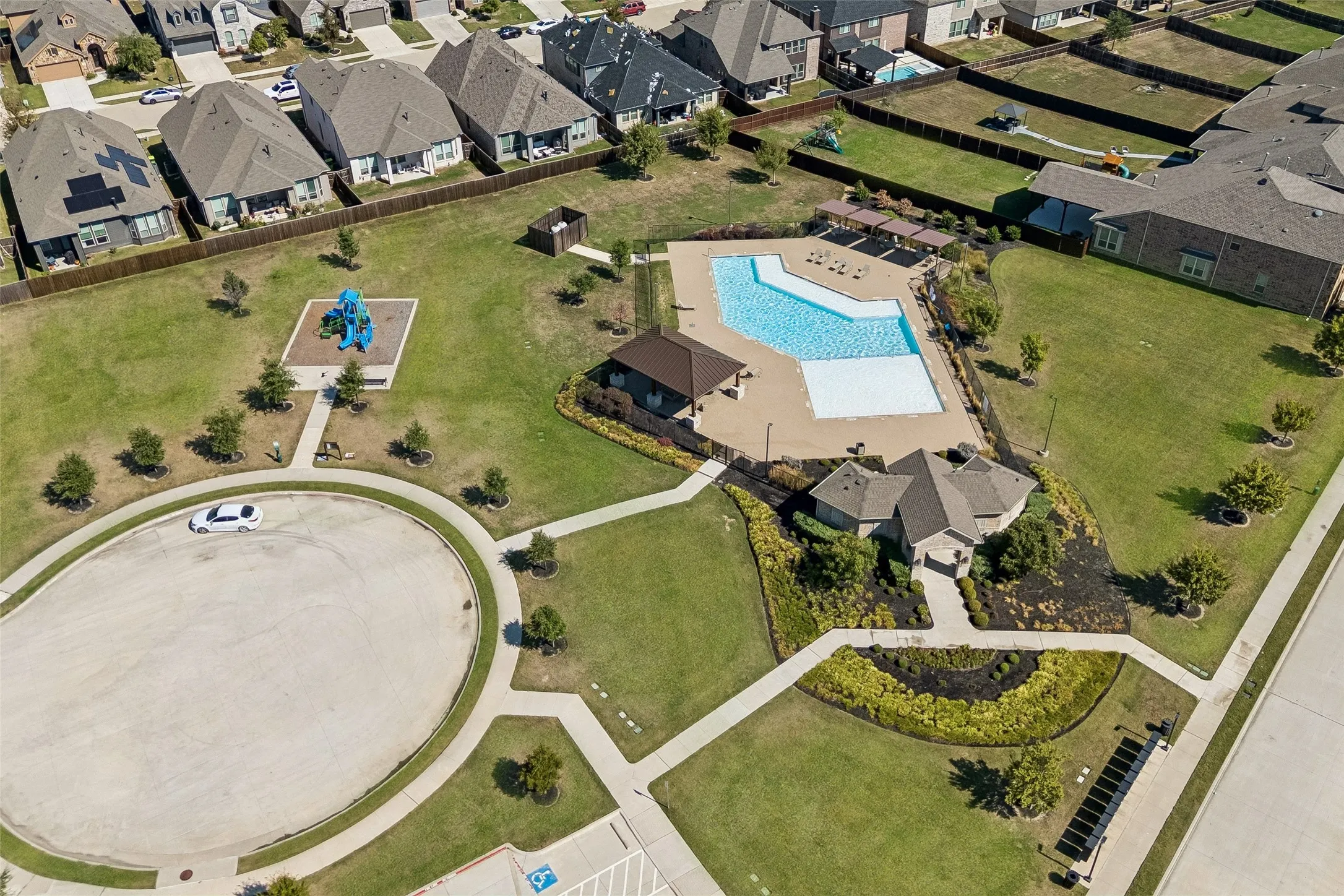Single Family Residence For Sale in Denton County , 1817 Ordonez Drive, Little Elm, Texas 75068, 5 Bedroom, 4 Bathroom, 3 Garage spaces, 3,988 Sqft, built in 2022, mls#21405911, Real Estate Agent in Little Elm, Homes For Sale in Denton county, Homes For Sale in Little Elm, Realtor in Little Elm Texas, Real Estate Brokerage Independent Realty Texas, Luminita Cordes Realtor