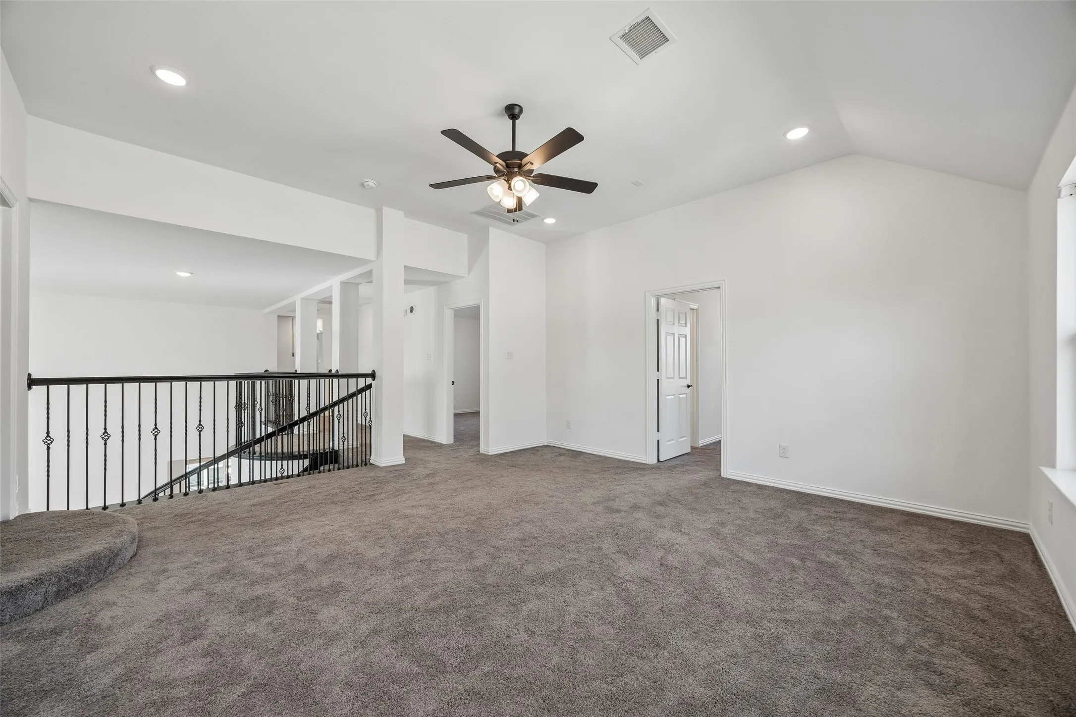 Single Family Residence For Sale in Denton County , 1817 Ordonez Drive, Little Elm, Texas 75068, 5 Bedroom, 4 Bathroom, 3 Garage spaces, 3,988 Sqft, built in 2022, mls#21405911, Real Estate Agent in Little Elm, Homes For Sale in Denton county, Homes For Sale in Little Elm, Realtor in Little Elm Texas, Real Estate Brokerage Independent Realty Texas, Luminita Cordes Realtor